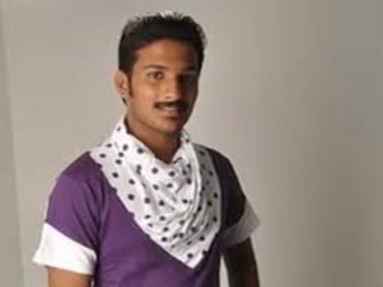 <p>சன் டிவியில், இயக்குனரும் &nbsp;நடிகருமான திருமுருகன் இயக்கிய , நாதஸ்வரம் சீரியல் மூலம் நடிகராக அறிமுகமானவர் சாய் சக்தி.</p>