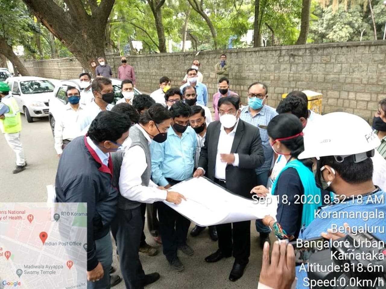 <p>ಶುಕ್ರವಾರ ಕೋರಮಂಗಲ ಸೋನಿ ವಲ್ಡ್‌ರ್‍ ಜಂಕ್ಷನ್‌ನ ಬಳಿ ಮೇಲ್ಸೇತುವೆ ಕಾಮಗಾರಿ ಪ್ರಗತಿ ಪರಿಶೀಲನೆ ನಡೆಸಿದ &nbsp;ಮಂಜುನಾಥ ಪ್ರಸಾದ್‌&nbsp;</p>