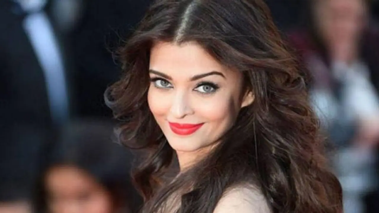 <p>ಜಗತ್ತಿನದ್ಯಾಂತ ಅಭಿಮಾನಿಗಳನ್ನು ಹೊಂದಿದ್ದಾರೆ ಐಶ್ವರ್ಯಾ ರೈ. ಇದಕ್ಕೆ ಪಾಕಿಸ್ತಾನ ಕೂಡ ಹೊರತಾಗಿಲ್ಲ.</p>