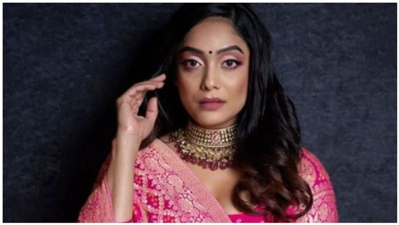 <p>நடிகையும் மாடலுமான அபிராமி வெங்கடாச்சலம், பிக்பாஸ் சீசன் 3 நிகழ்ச்சியின் போட்டியாளர்களில் ஒருவராக கலந்து கொண்டு விளையாடினார்.</p> <p>நடிகையும் மாடலுமான அபிராமி வெங்கடாச்சலம், பிக்பாஸ் சீசன் 3 நிகழ்ச்சியின் போட்டியாளர்களில் ஒருவராக கலந்து கொண்டு விளையாடினார்.</p>