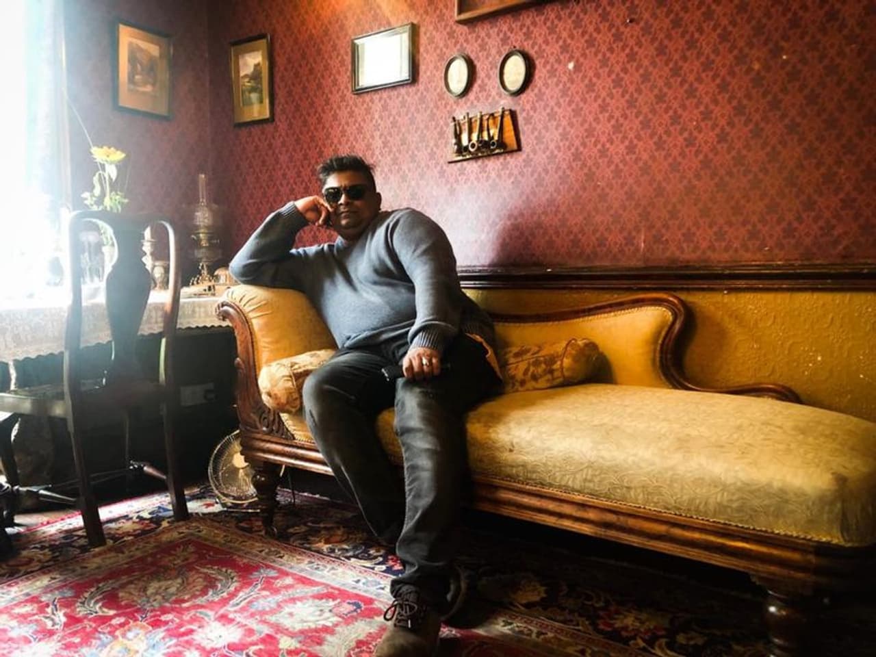 <p>தமிழ் சினிமாவின் முன்னணி இயக்குநர்களில் ஒருவராக இருப்பவர் மிஷ்கின். தனது படங்களில் உலக படத்தின் சாயலை கொண்டு வந்தே தீர வேண்டும் என்பதில் எவ்வித சமரசமும் செய்து கொள்ளாத கறாரான கலைஞர்.&nbsp;</p>