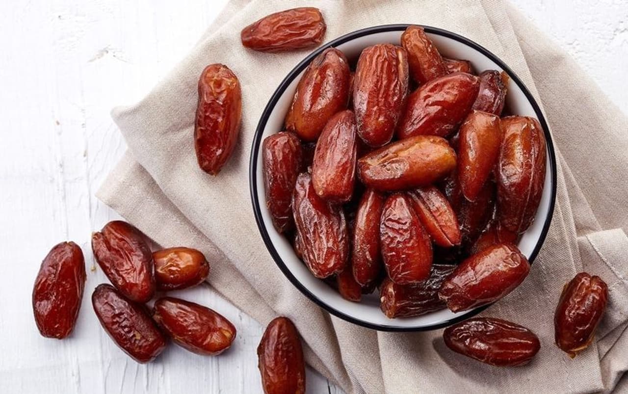 <p>Dates, or khajur, have made their way to being called health foods in recent times. Because of their naturally sweet taste, they are considered as nature's candy. Not only are they delicious but come packed with a huge range of health benefits.<br />&nbsp;</p>