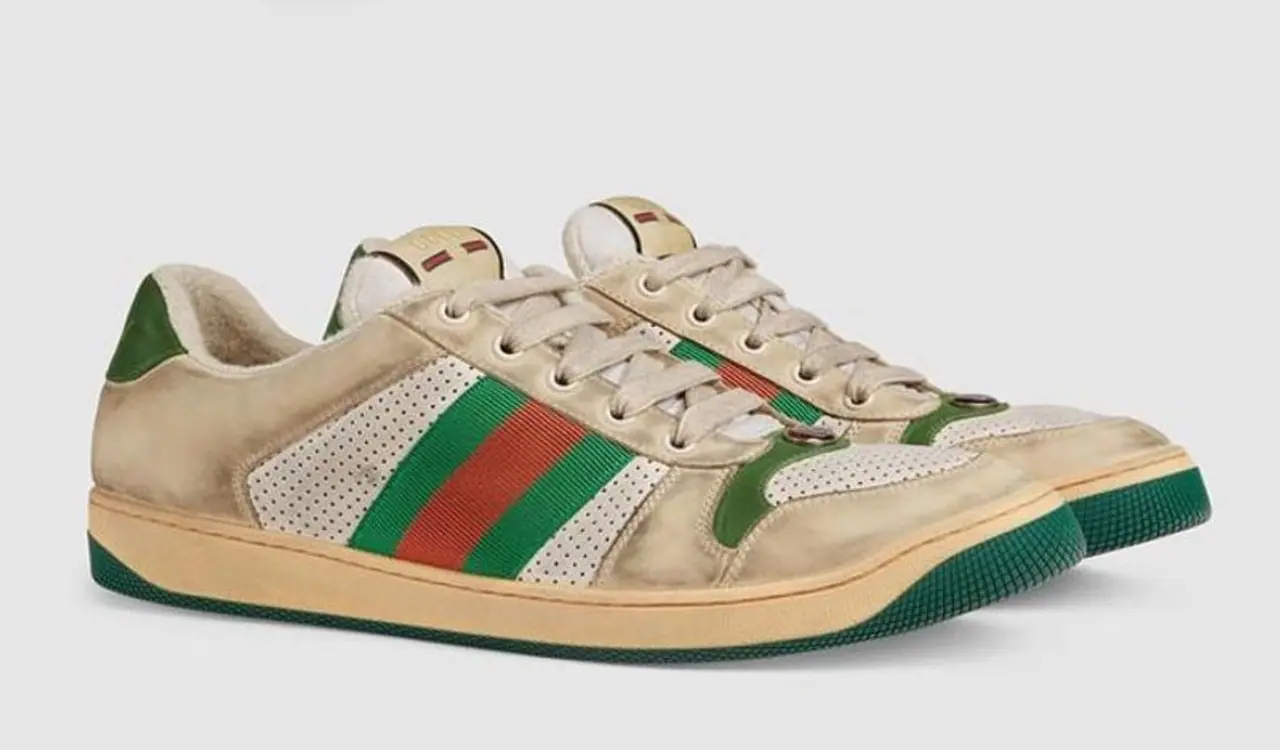 <p>Got Smelly Shoes? Sprinkle some salt into your shoes to get rid of the smelly odour that is trapped in your footwear.</p>