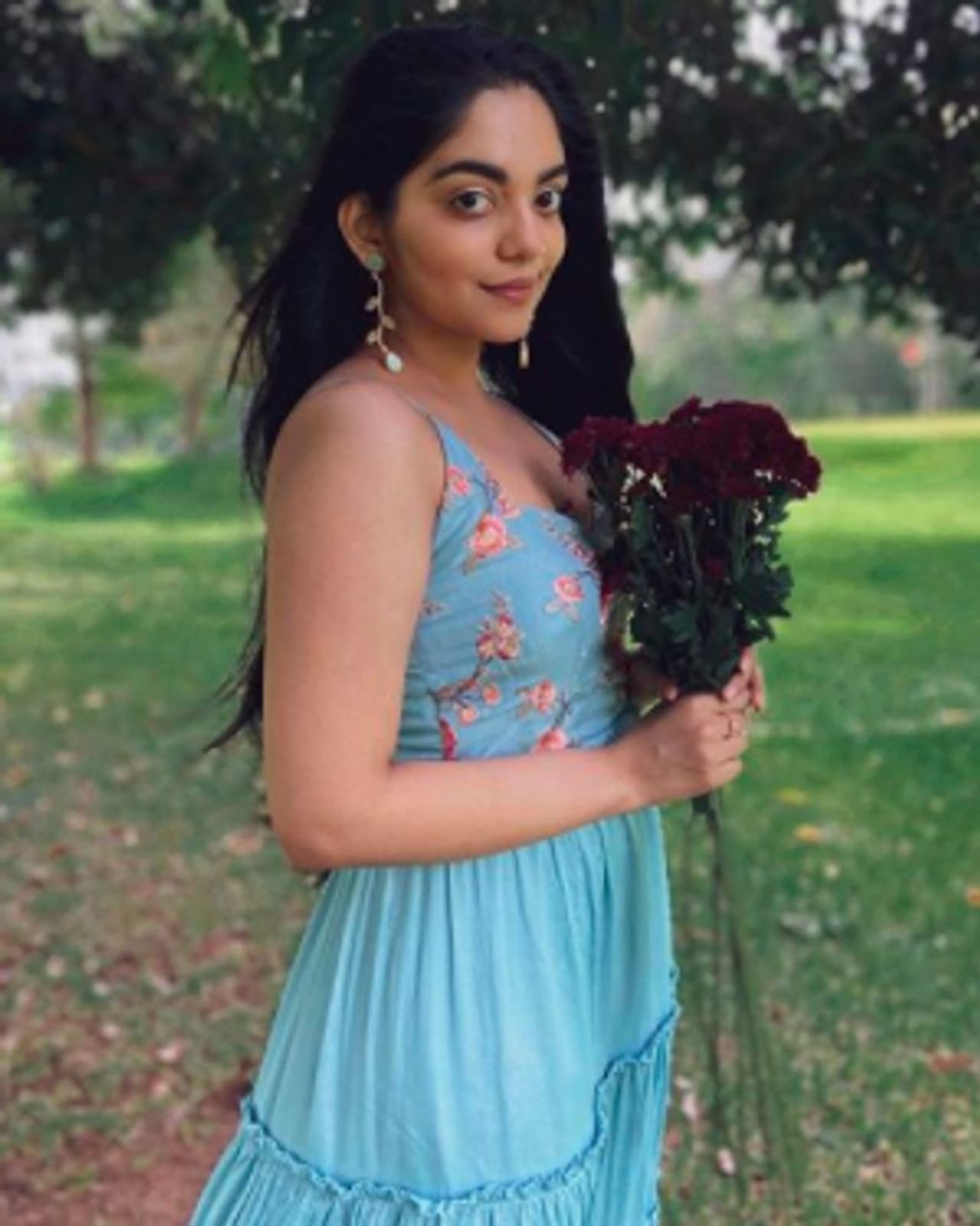 <p>ಮಾಲಿವುಡ್ ನಟಿ ಅಹಾನ ಕೃಷ್ಣ ಸಿನಿಮಾದಲ್ಲಿ ಹೆಸರು ಮಾಡ್ತಿದ್ರೂ ಅವರು ಓದಿದ್ದು ಮಾರ್ಕೆಟಿಂಗ್. ಅದೂ ಜಾಹೀರಾತು ಮತ್ತು ಮಾರ್ಕೆಟಿಂಗ್‌ನಲ್ಲಿ ಮಾಸ್ಟರ್ಸ್ ಮಾಡಿರೋ ನಟಿ ಸಿನಿಮಾದಲ್ಲಿ ತೊಡಗಿಸಿಕೊಂಡಿದ್ದಾರೆ</p>