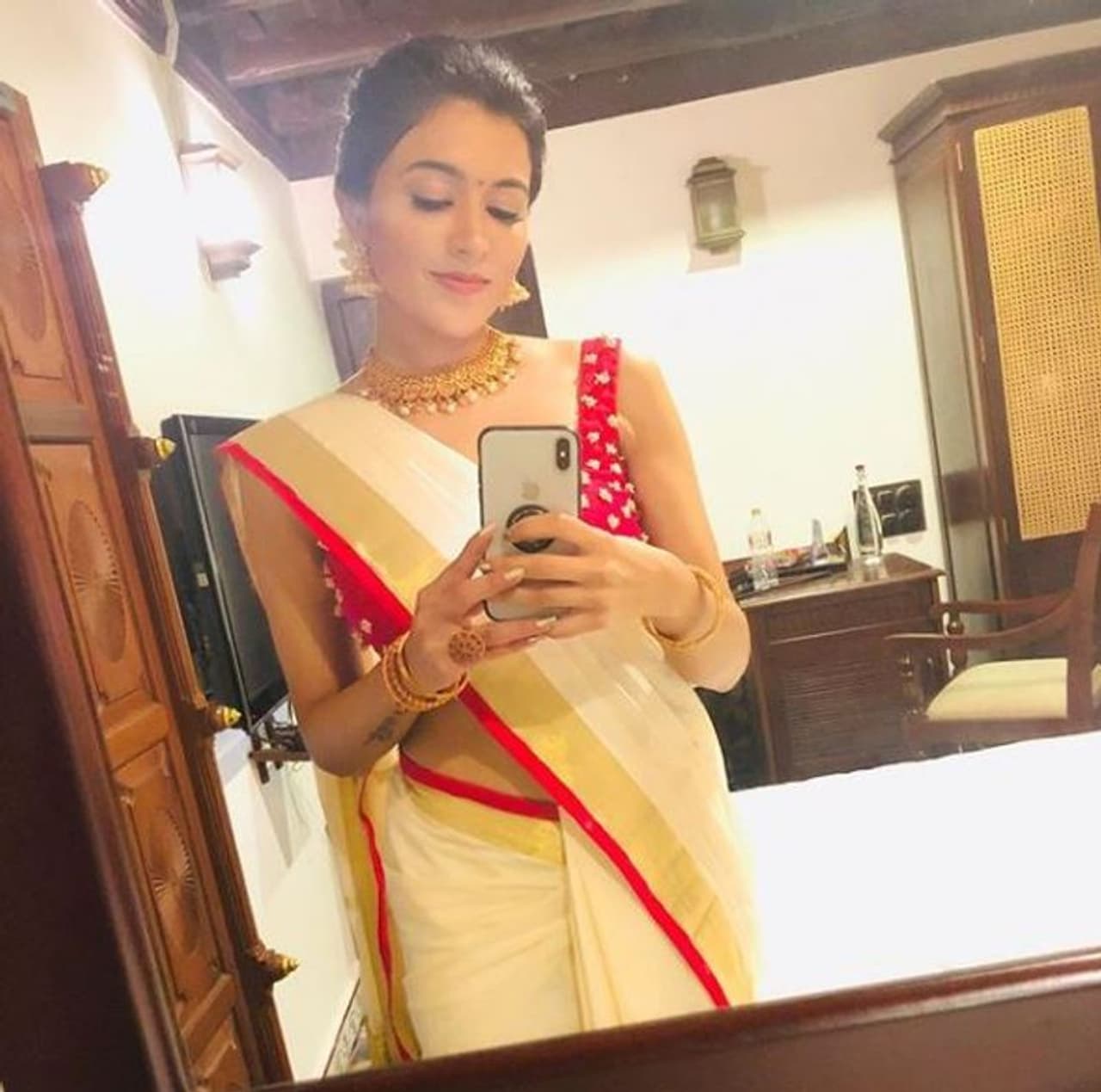 <p>கியூட் செல்பி&nbsp;</p>