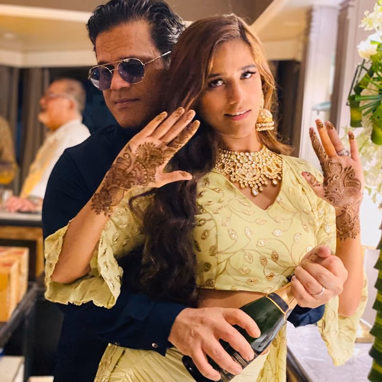 <p>ಪೂನಂ ಪಾಂಡೆಯನ್ನು ವಿವಾಹವಾದ ಸ್ಯಾಮ್ ಬಾಂಬೆಗೆ ಈಗ ಕಷ್ಟಕಾಲ. ಪತ್ನಿಯಿಂದಲೇ ಪೊಲೀಸ್ ಕಂಪ್ಲೇಂಟ್ ಆಗಿ ಸದ್ಯ ಸ್ಯಾಮ್ ಅರೆಸ್ಟ್ ಆಗಿದ್ದಾನೆ. ಯಾರೀತ ಸ್ಯಾಮ್..?</p> <p>ಪೂನಂ ಪಾಂಡೆಯನ್ನು ವಿವಾಹವಾದ ಸ್ಯಾಮ್ ಬಾಂಬೆಗೆ ಈಗ ಕಷ್ಟಕಾಲ. ಪತ್ನಿಯಿಂದಲೇ ಪೊಲೀಸ್ ಕಂಪ್ಲೇಂಟ್ ಆಗಿ ಸದ್ಯ ಸ್ಯಾಮ್ ಅರೆಸ್ಟ್ ಆಗಿದ್ದಾನೆ. ಯಾರೀತ ಸ್ಯಾಮ್..?</p>