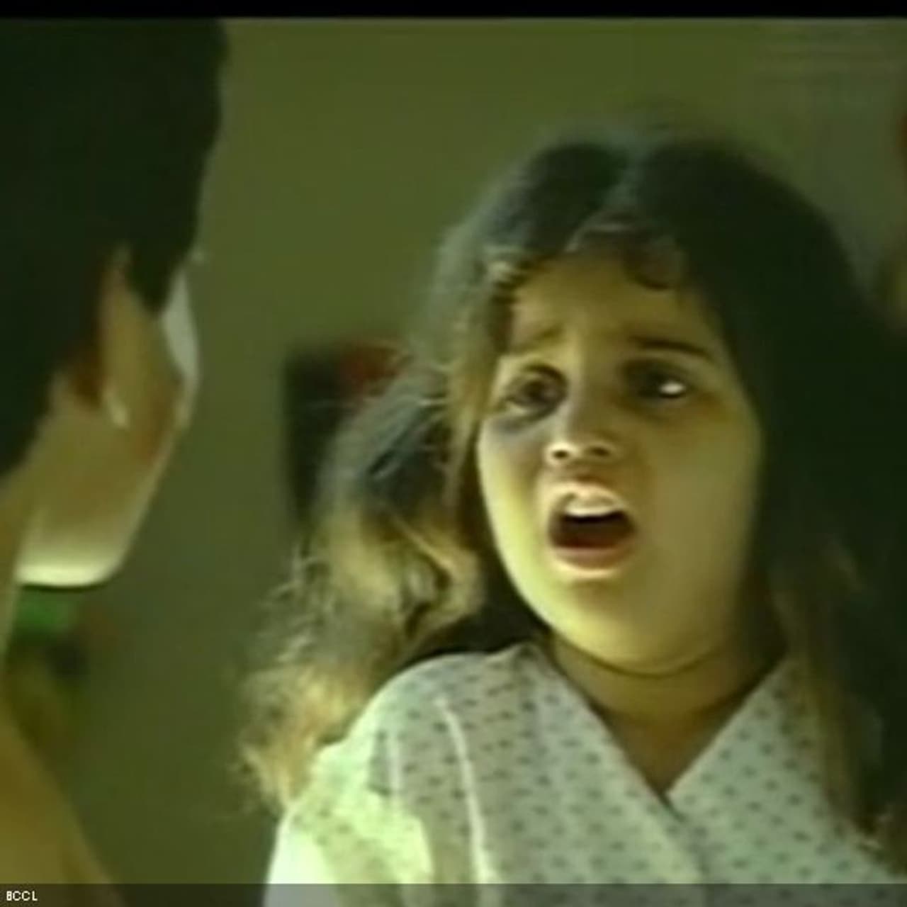 <p>1990ம் ஆண்டு மணிரத்னம் இயக்கத்தில் வெளியான அஞ்சலி படத்தில் மனநலம் குன்றிய குழந்தையாக நடித்து அனைவரையும் அசத்தியவர் பேபி சாமிலி. இதற்காக அவருக்கு பல விருதுகள் கிடைத்தது.&nbsp;</p>