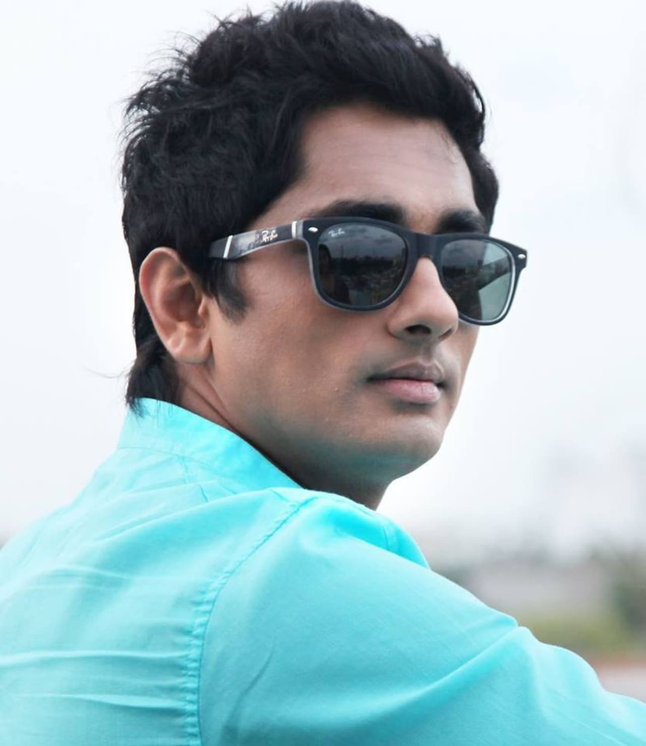 <p>ಆಕ್ಷನ್ ಡ್ರಾಮಾ ಸಿನಿಮಾ ಒಂದರ ಮೂಲಕ ತಮಿಳು ನಟ ಸಿದ್ಧಾರ್ಥ್ ಟಾಲಿವುಡ್ಗೆ ಕಂ ಬ್ಯಾಕ್ ಮಾಡ್ತಿದ್ದಾರೆ.</p> <p>ಆಕ್ಷನ್ ಡ್ರಾಮಾ ಸಿನಿಮಾ ಒಂದರ ಮೂಲಕ ತಮಿಳು ನಟ ಸಿದ್ಧಾರ್ಥ್ ಟಾಲಿವುಡ್ಗೆ ಕಂ ಬ್ಯಾಕ್ ಮಾಡ್ತಿದ್ದಾರೆ.</p>