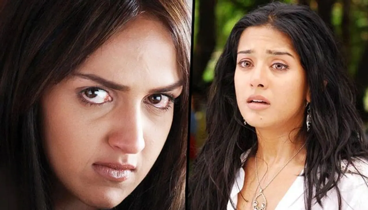 <p>Once upon a time, Esha Deol and Amrita Rao had a major fight on the sets of Pyare Mohan. And after that it was said that Esha Deol slapped Amrita Rao in public.</p> <p>Once upon a time, Esha Deol and Amrita Rao had a major fight on the sets of Pyare Mohan. And after that it was said that Esha Deol slapped Amrita Rao in public.</p>