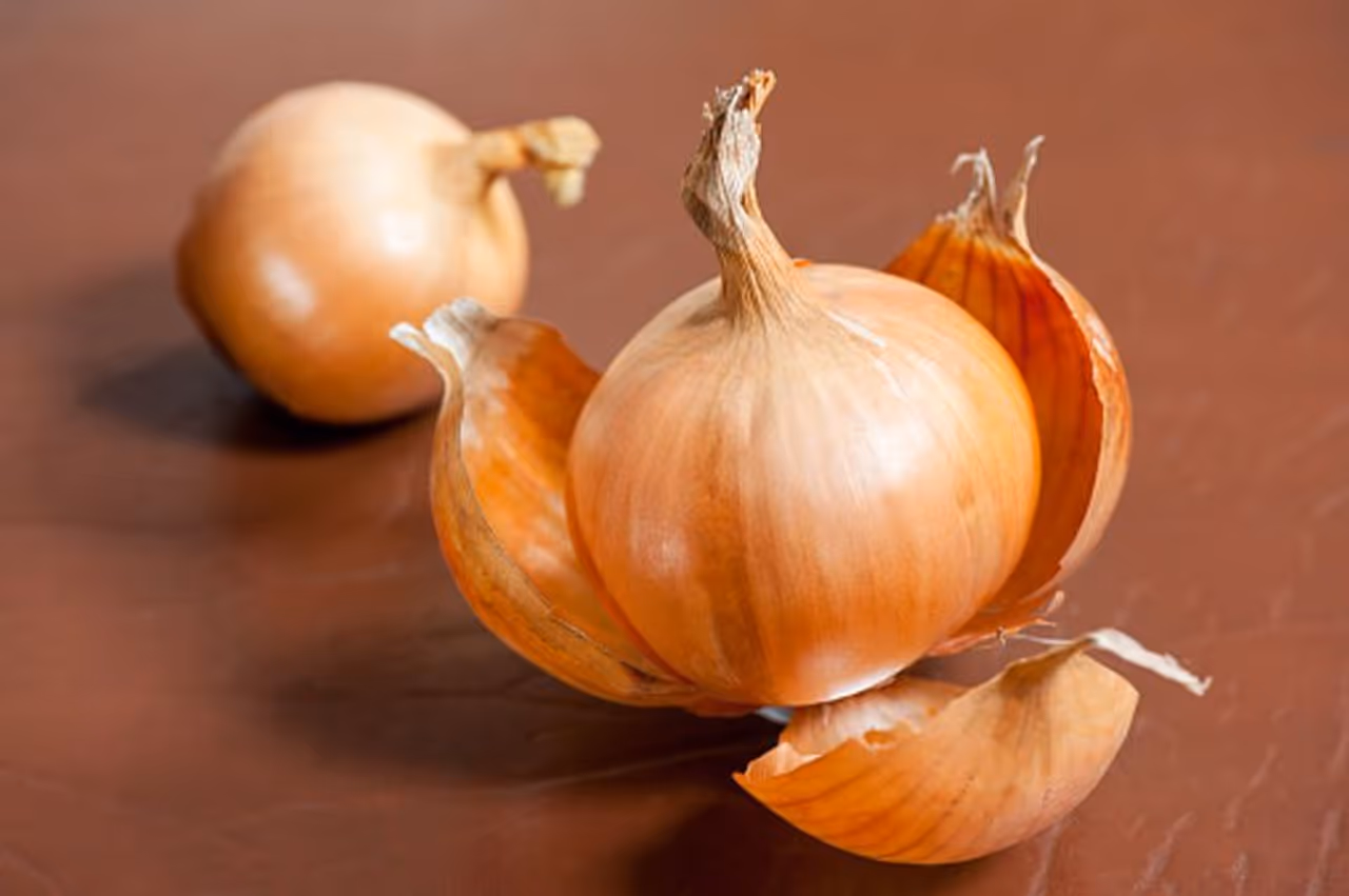 <p>Onion prices continue to soar across the country with rates crossing the Rs 100 a kilo mark in many states.</p><p>With retailers complaining of lack of adequate stock and the comman man hoping for rate relief in the festive season, the Narendra Modi government has been forced to take emergency measures.</p><p>Here's the steps that the government has adopted to tide over the crisis:</p> <p>Onion prices continue to soar across the country with rates crossing the Rs 100 a kilo mark in many states.</p><p>With retailers complaining of lack of adequate stock and the comman man hoping for rate relief in the festive season, the Narendra Modi government has been forced to take emergency measures.</p><p>Here's the steps that the government has adopted to tide over the crisis:</p>