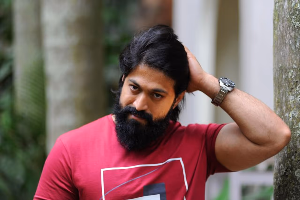 <p>Everyone knows Indian superstar Yash is a phenomenal actor but very few people how he started his journey and how he became the face of the Kannada film industry and now a Pan India Star.</p> <p>Everyone knows Indian superstar Yash is a phenomenal actor but very few people how he started his journey and how he became the face of the Kannada film industry and now a Pan India Star.</p>