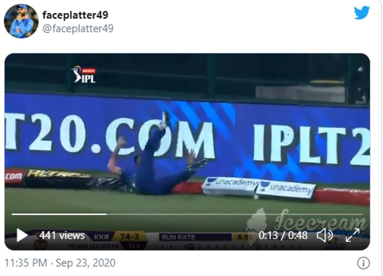 <p>കൊല്ക്കത്ത ഇന്നിംഗ്സില് കീറോണ് പൊള്ളാര്ഡ് എറിഞ്ഞ 12 ാം ഓവറിലായിരുന്നു സംഭവം. </p> <p>കൊല്ക്കത്ത ഇന്നിംഗ്സില് കീറോണ് പൊള്ളാര്ഡ് എറിഞ്ഞ 12 ാം ഓവറിലായിരുന്നു സംഭവം. </p>