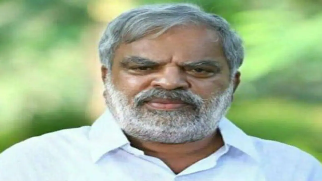 <p>ಭದ್ರಾವತಿ ವಿಧಾನಸಭಾ ಕ್ಷೇತ್ರದ ಮಾಜಿ ಶಾಸಕ, ಜೆಡಿಎಸ್ನ ಅಪ್ಪಾಜಿ ಗೌಡ (67) ಶಿವಮೊಗ್ಗದ ಮೆಗ್ಗಾನ್ ಆಸ್ಪತ್ರೆಯಲ್ಲಿ ಸೆ. 2ರಂದು ಮೃತಪಟ್ಟಿದ್ದರು. ಇವರಿಗೆ ಕೊರೋನಾ ಸೋಂಕು ತಗುಲಿತ್ತು. ಆದ್ರೆ, ಚಿಕಿತ್ಸೆ ಫಲಕಾರಿಯಾಗದೇ ಸಾವನ್ನಪ್ಪಿದ್ದಾರೆ.</p> <p>ಭದ್ರಾವತಿ ವಿಧಾನಸಭಾ ಕ್ಷೇತ್ರದ ಮಾಜಿ ಶಾಸಕ, ಜೆಡಿಎಸ್ನ ಅಪ್ಪಾಜಿ ಗೌಡ (67) ಶಿವಮೊಗ್ಗದ ಮೆಗ್ಗಾನ್ ಆಸ್ಪತ್ರೆಯಲ್ಲಿ ಸೆ. 2ರಂದು ಮೃತಪಟ್ಟಿದ್ದರು. ಇವರಿಗೆ ಕೊರೋನಾ ಸೋಂಕು ತಗುಲಿತ್ತು. ಆದ್ರೆ, ಚಿಕಿತ್ಸೆ ಫಲಕಾರಿಯಾಗದೇ ಸಾವನ್ನಪ್ಪಿದ್ದಾರೆ.</p>