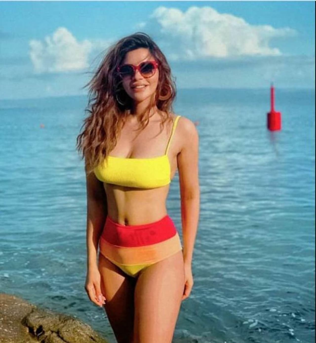 <p>ఈ వీడియోలో ఆమె అందాలు అద్బుతం అన్నట్లున్నాయి. మీరూ ఓ లుక్కేయండి</p> <p>ఈ వీడియోలో ఆమె అందాలు అద్బుతం అన్నట్లున్నాయి. మీరూ ఓ లుక్కేయండి</p>