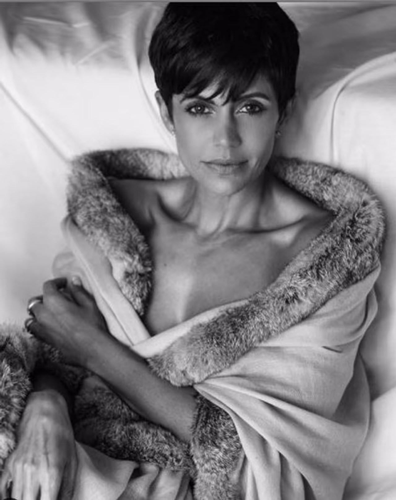 <p>பல ஹிந்தி திரைப்படங்கள், மற்றும் சீரியல்களில் நடித்துள்ளார்.</p> <p>பல ஹிந்தி திரைப்படங்கள், மற்றும் சீரியல்களில் நடித்துள்ளார்.</p>