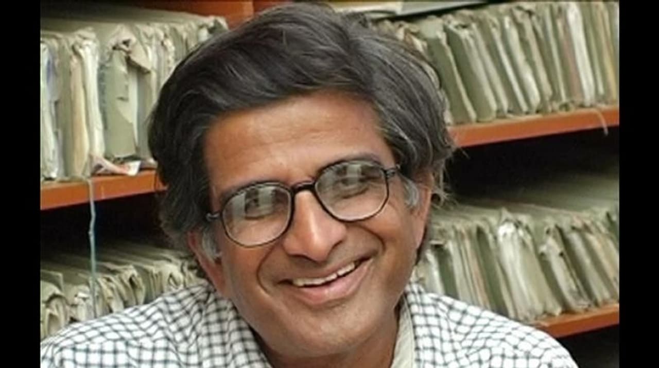 <p>ప్రముఖ సినీ నేపథ్య గాయకుడు ఎస్బీ బాలసుబ్రహ్మణ్యంలో ఓ సైలెంట్ రెబెల్ ఉన్నట్లు కనిపిస్తుంది. మానవ హక్కుల ప్రవక్త కె. బాలగోపాల్ లో కూడా అటువంటి రెబెల్ ఉన్నాడు. ఎస్పీ బాలు, బాలగోపాల్ దారులు వేరైనా ఆ సామీప్యత కనిపిస్తుంది. సంప్రదాయ కుటుంబం నుంచి వచ్చి అందులోని అనుచితమైన పద్ధతులను తృణీకరించే తిరుగుబాటుతనం అది. </p> <p>ప్రముఖ సినీ నేపథ్య గాయకుడు ఎస్బీ బాలసుబ్రహ్మణ్యంలో ఓ సైలెంట్ రెబెల్ ఉన్నట్లు కనిపిస్తుంది. మానవ హక్కుల ప్రవక్త కె. బాలగోపాల్ లో కూడా అటువంటి రెబెల్ ఉన్నాడు. ఎస్పీ బాలు, బాలగోపాల్ దారులు వేరైనా ఆ సామీప్యత కనిపిస్తుంది. సంప్రదాయ కుటుంబం నుంచి వచ్చి అందులోని అనుచితమైన పద్ధతులను తృణీకరించే తిరుగుబాటుతనం అది. </p>