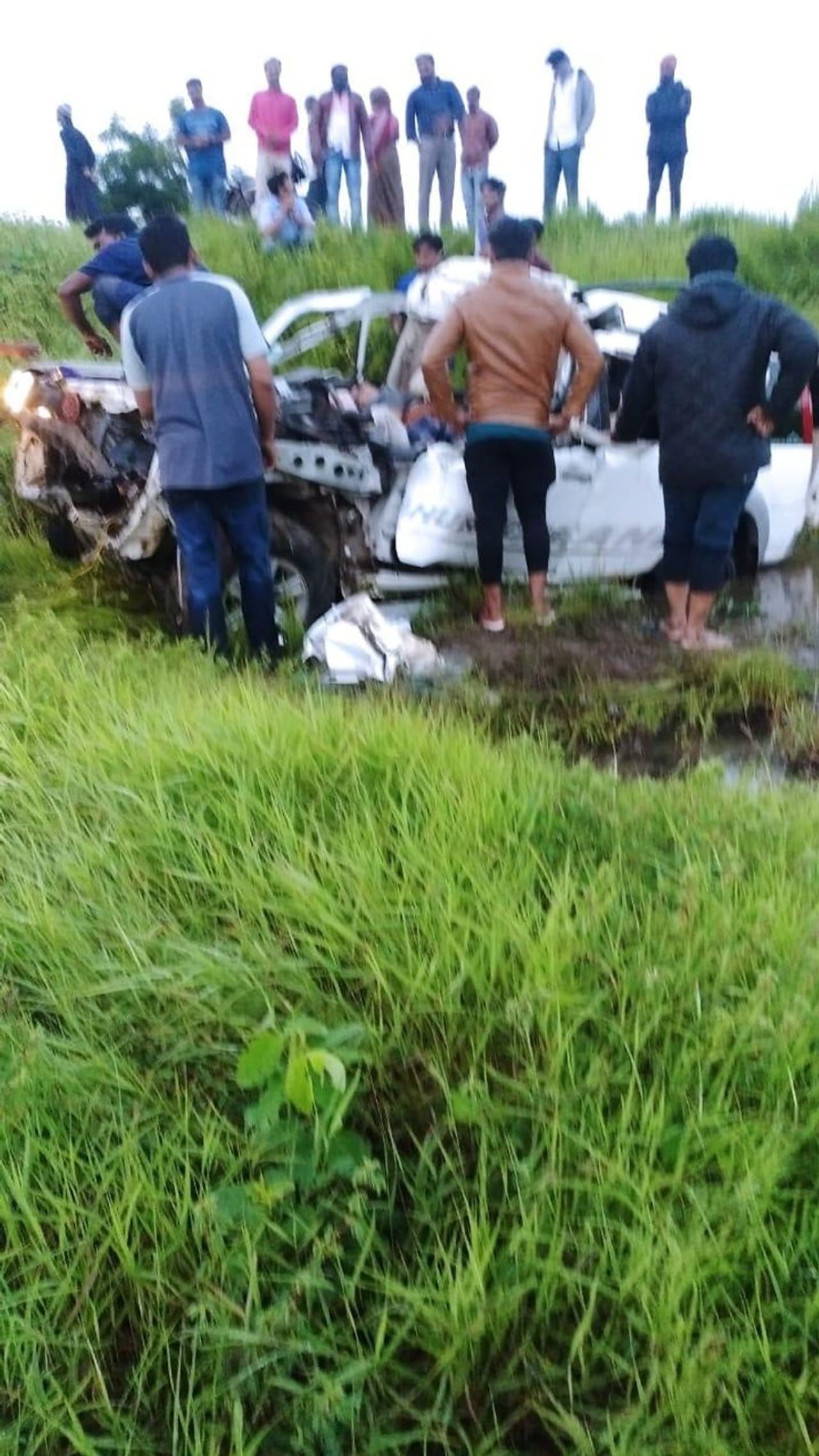 <p>ಕಲಬುರಗಿ ಹೊರವಲಯದ ಆಳಂದ ರಸ್ತೆಯ ಸಾವಳಗಿ ಬಳಿ ನಡೆದ ಭೀಕರ ಅಪಘಾತ</p> <p>ಕಲಬುರಗಿ ಹೊರವಲಯದ ಆಳಂದ ರಸ್ತೆಯ ಸಾವಳಗಿ ಬಳಿ ನಡೆದ ಭೀಕರ ಅಪಘಾತ</p>