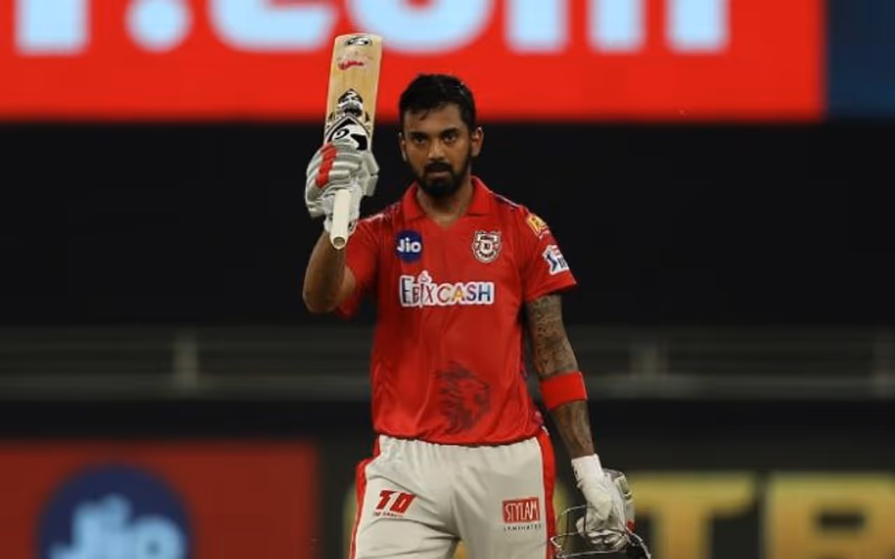 <p> </p><p><strong>കെ എല് രാഹുല്</strong></p><p> </p><p>കെ എല് രാഹുലിന്റെ മിന്നും ഫോമിലാണ് പഞ്ചാബിന്റെ പ്രതീക്ഷ. കഴിഞ്ഞ മത്സരത്തില് തകര്പ്പന് സെഞ്ചുറി(69 പന്തില് 132) നേടിയിരുന്നു.</p> <p> </p><p><strong>കെ എല് രാഹുല്</strong></p><p> </p><p>കെ എല് രാഹുലിന്റെ മിന്നും ഫോമിലാണ് പഞ്ചാബിന്റെ പ്രതീക്ഷ. കഴിഞ്ഞ മത്സരത്തില് തകര്പ്പന് സെഞ്ചുറി(69 പന്തില് 132) നേടിയിരുന്നു.</p>