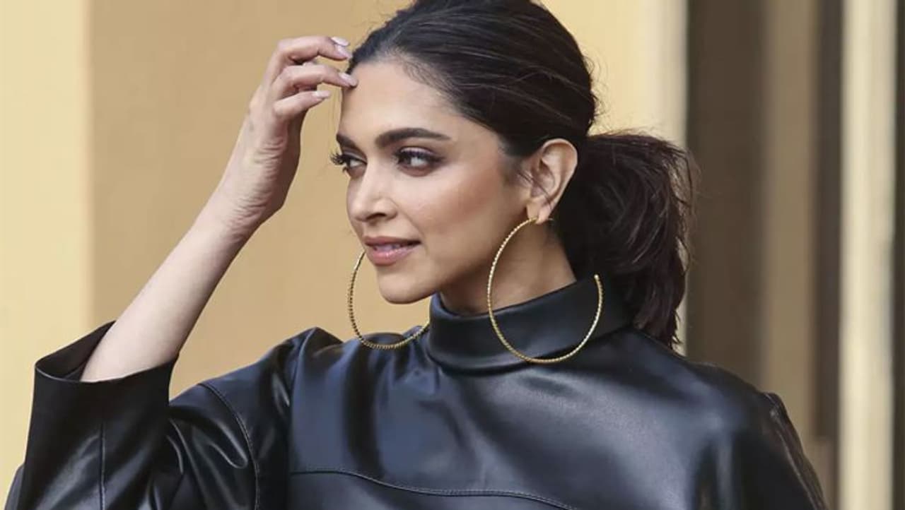 <p style="text align: justify;">ಬಾಲಿವುಡ್ ಸೂಪರ್‌ಸ್ಟಾರ್ ದೀಪಿಕಾ ಪಡುಕೋಣೆ ನಟ ರಣವೀರ್ ಸಿಂಗ್ ಅವರನ್ನು ಇಟಲಿಯ ಲೇಕ್ ಕೊಮೊ ಕೊಮೊದಲ್ಲಿ ವಿವಾಹವಾದರು. ಆದರೆ ಪಡುಕೋಣೆ ತನ್ನ ಪ್ರಿನ್ಸ್ ಚಾರ್ಮಿಂಗ್ ಭೇಟಿಯಾಗುವ ಮೊದಲು, ಕೆಲವರ ಜೊತೆ ಲಿಂಕ್‌ಅಪ್‌ ಆಗಿದ್ದರು.</p>