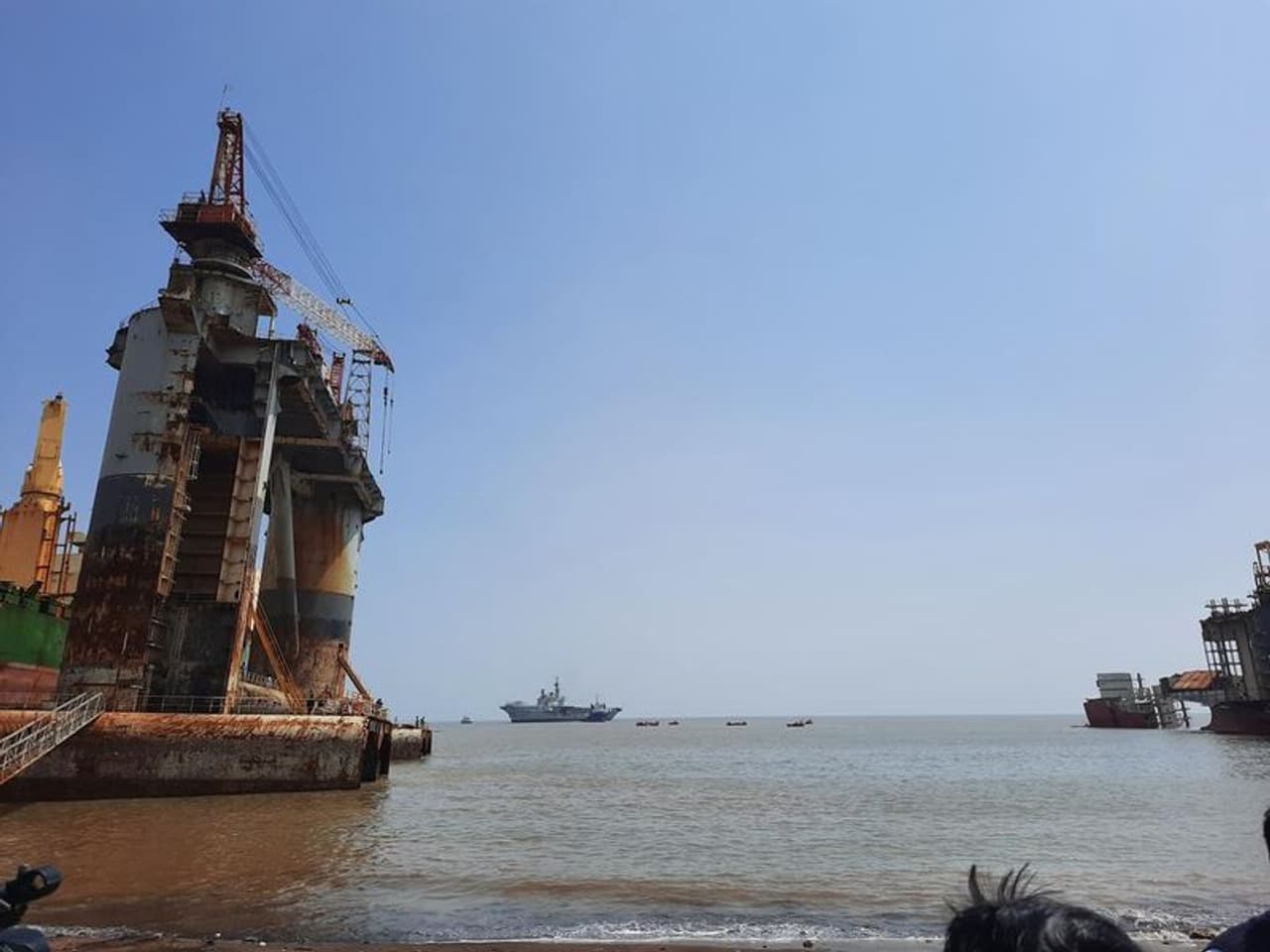 <p>ನೌಕಾಪಡೆಯಲ್ಲಿ ಬರೋಬ್ಬರಿ 30 ವರ್ಷಗಳ ಕಾಲ ರಾಷ್ಟ್ರ ಸೇವೆ ಮಾಡಿರುವ ಈ ನೌಕೆಗೆ ಕೇಂದ್ರ ಹಡಗು ಸಚಿವ ಮನ್ಸುಖ್ ಮಾಂಡವೀಯ ಅವರು ಸೋಮವಾರ ಬೀಳ್ಕೊಡುಗೆ ನೀಡಿದರು</p> <p>ನೌಕಾಪಡೆಯಲ್ಲಿ ಬರೋಬ್ಬರಿ 30 ವರ್ಷಗಳ ಕಾಲ ರಾಷ್ಟ್ರ ಸೇವೆ ಮಾಡಿರುವ ಈ ನೌಕೆಗೆ ಕೇಂದ್ರ ಹಡಗು ಸಚಿವ ಮನ್ಸುಖ್ ಮಾಂಡವೀಯ ಅವರು ಸೋಮವಾರ ಬೀಳ್ಕೊಡುಗೆ ನೀಡಿದರು</p>