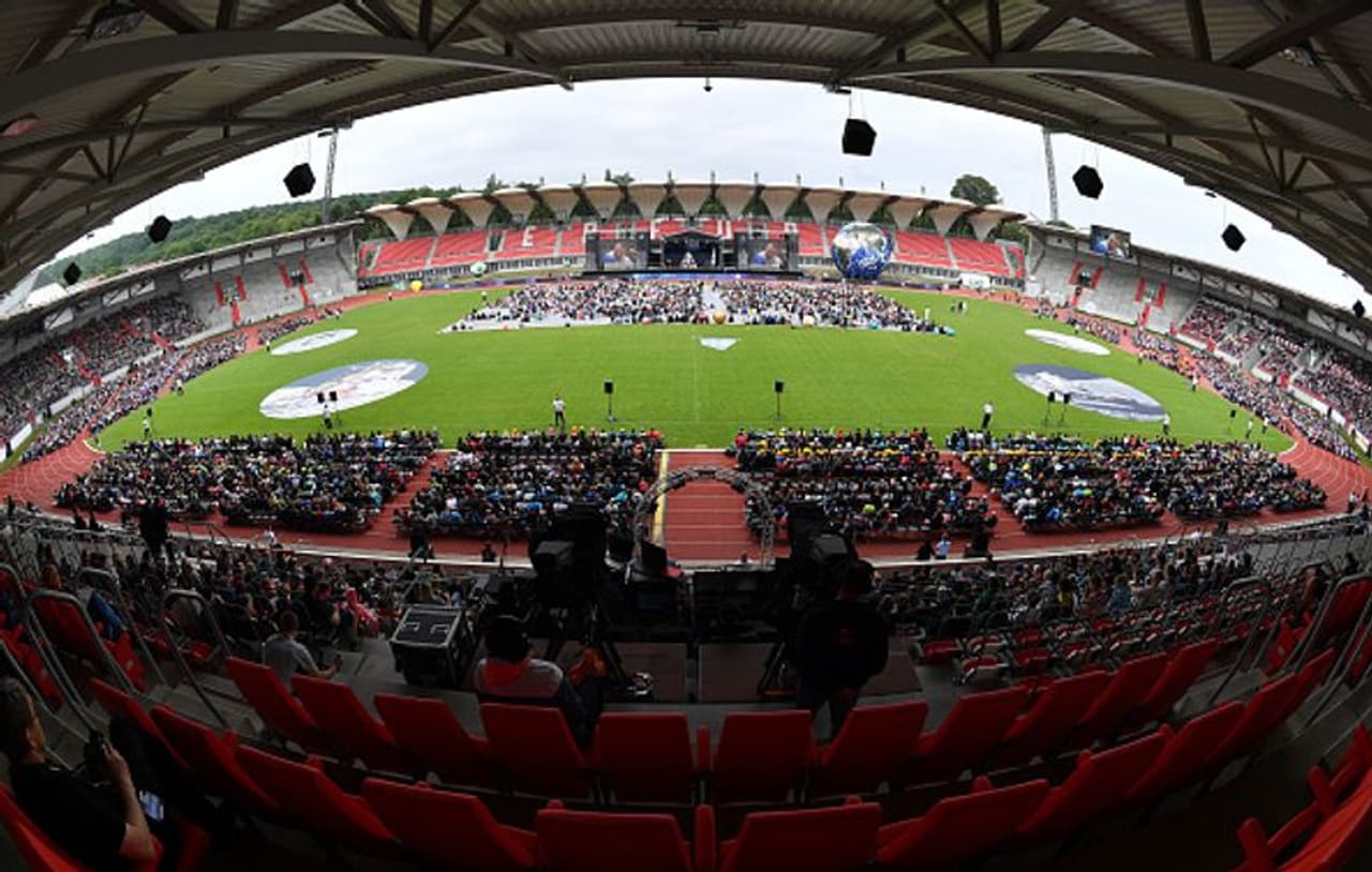 <p style="text align: justify;">History is a witness to the fact that cricket and Bollywood have a really thin line of difference. Both have remained in close liaison for a long time and fans have seen their favorite players acting in movies. It is nothing strange to see players acting up in movies, as they are equally good looking, have skills, and have enough stardom to attract, incase they take up roles in movies.<br /><strong>Let’s see some of the Indian Cricketers who have worked in movies: </strong></p> <p style="text align: justify;">History is a witness to the fact that cricket and Bollywood have a really thin line of difference. Both have remained in close liaison for a long time and fans have seen their favorite players acting in movies. It is nothing strange to see players acting up in movies, as they are equally good looking, have skills, and have enough stardom to attract, incase they take up roles in movies.<br /><strong>Let’s see some of the Indian Cricketers who have worked in movies: </strong></p>