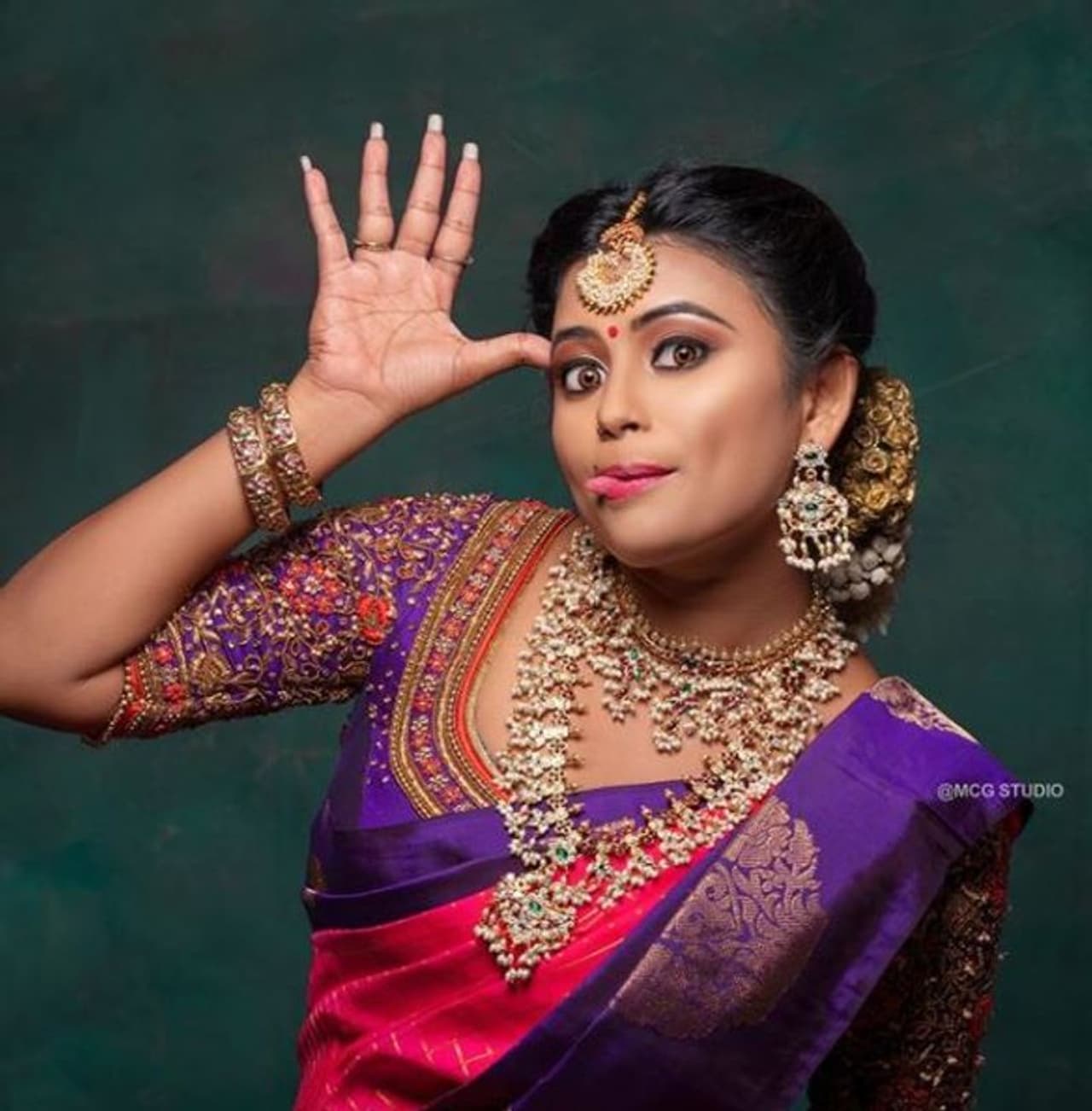 <p>சுட்டினதோடு ஒரு போஸ் </p> <p>சுட்டினதோடு ஒரு போஸ் </p>