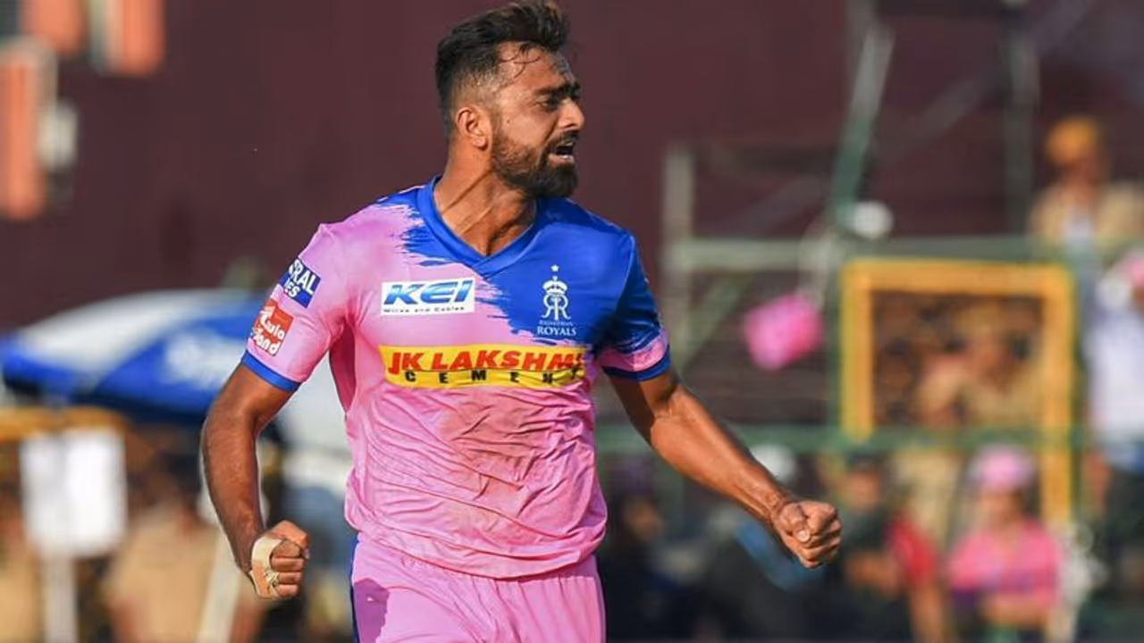 <p><strong>జయ్‌దేవ్ ఉనద్కడ్...&nbsp;</strong><br />ఐపీఎల్‌లో జయ్‌దేవ్ ఉనద్కడ్ పేరు ఓ సంచలనం. 2018 వేలంలో ఏకంగా రూ.11 కోట్ల 50 లక్షలు పెట్టి ఉనద్కడ్‌ను కొనుగోలు చేసింది రాజస్థాన్ రాయల్స్...</p>