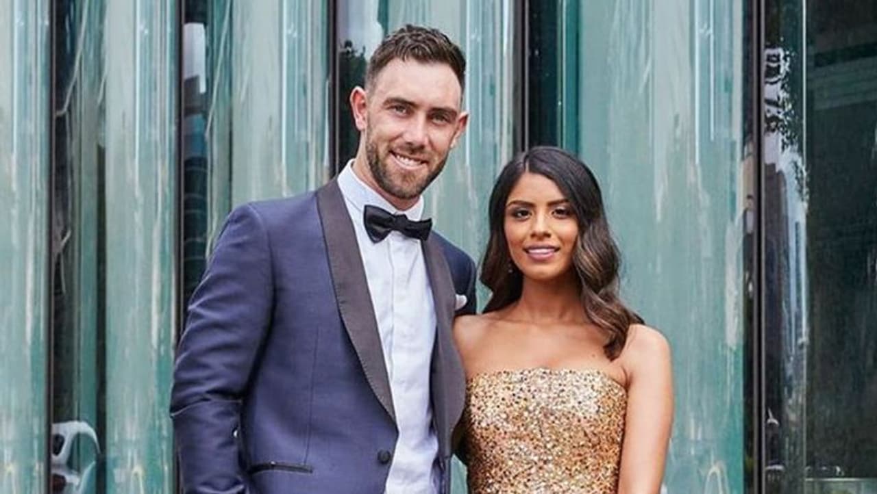 <p>దుబాయ్లో ఉన్న మ్యాక్స్వెల్ను మిస్ అవుతున్నానంటూ ఓ ఫోటోను పోస్టు చేసింది అతని గర్ల్ ఫ్రెండ్, కాబోయే భార్య వినీ రామన్. దీనిపై ఓ వ్యక్తి అసభ్యకరంగా కామెంట్ చేశాడు.</p> <p>దుబాయ్లో ఉన్న మ్యాక్స్వెల్ను మిస్ అవుతున్నానంటూ ఓ ఫోటోను పోస్టు చేసింది అతని గర్ల్ ఫ్రెండ్, కాబోయే భార్య వినీ రామన్. దీనిపై ఓ వ్యక్తి అసభ్యకరంగా కామెంట్ చేశాడు.</p>