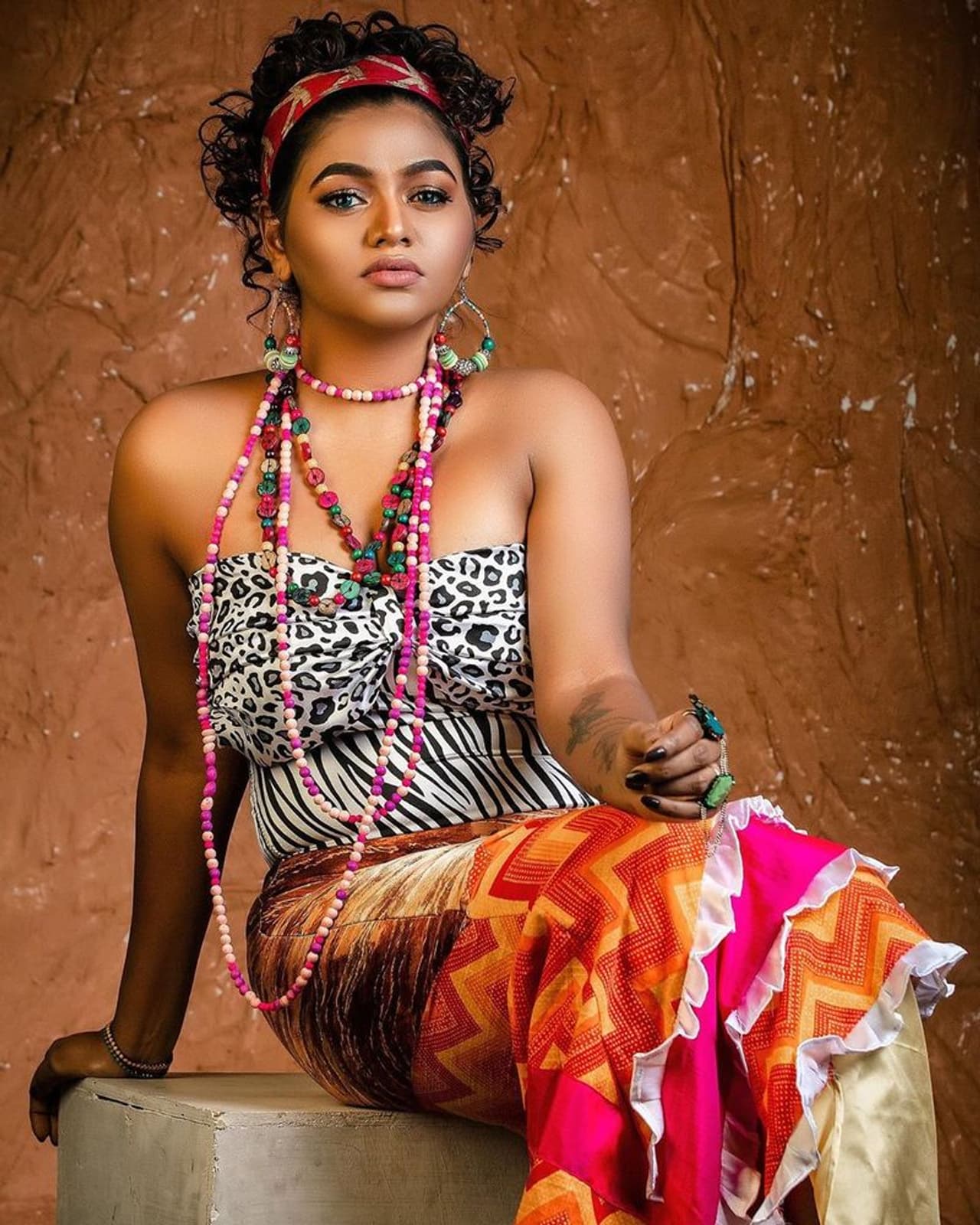 <p>ரணகள உடையில் கிளுகிளுப்பு கூட்டும் ஷாலு ஷம்மு</p> <p>ரணகள உடையில் கிளுகிளுப்பு கூட்டும் ஷாலு ஷம்மு</p>