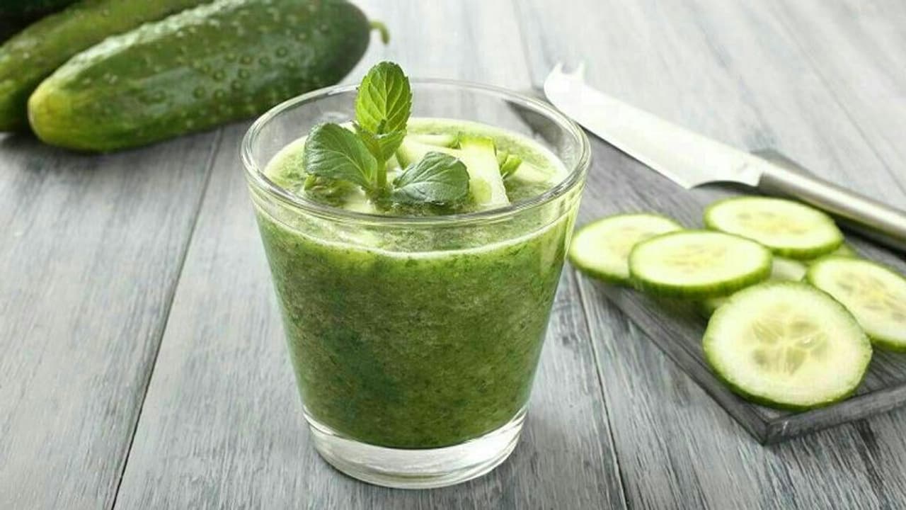 <p>&nbsp;</p><p>വെജിറ്റബിള്‍ ജ്യൂസ് അഥവാ പച്ചക്കറി കൊണ്ട് തയ്യാറാക്കിയ ഒരു ജ്യൂസ് എല്ലാ ദിവസവും കഴിക്കുക. നെല്ലിക്ക, കറ്റാര്‍വാഴ തുടങ്ങിയവയോ ഇലക്കറികളോ അങ്ങനെ ഏതുമാകാം ജ്യൂസ്. ഇവയിലടങ്ങിയിരിക്കുന്ന ആന്റിഓക്സിഡന്റുകള്‍ ചര്‍മ്മത്തെ പരിപോഷിപ്പിക്കും.<br />&nbsp;</p><p>&nbsp;</p>