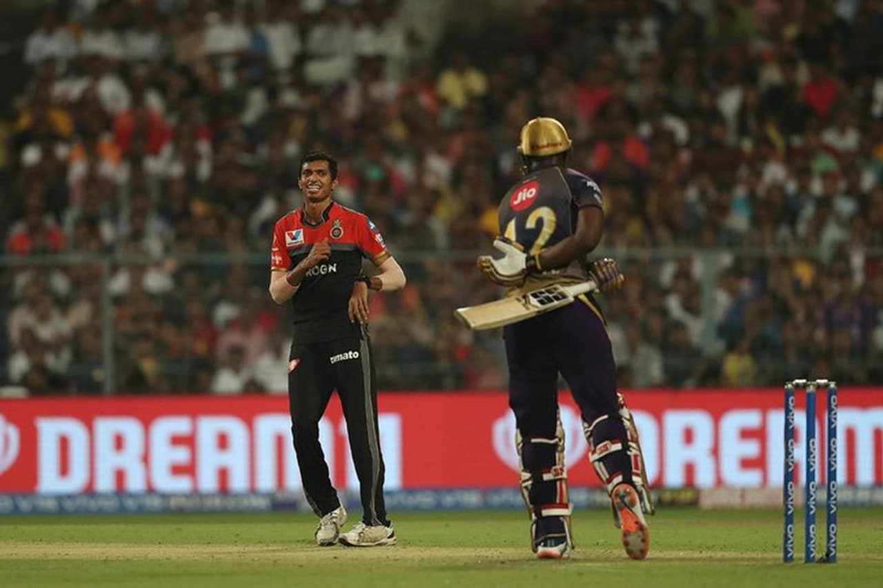 <p>ഒറ്റയ്ക്ക് കളി ജയിപ്പിക്കുന്ന മികവിലേക്കുള്ള നവ്ദീപ് സെയ്നിയുടെ യാത്ര അവിശ്വസനീയമാണ്. ഹരിയാനയിലെ കർണാൽ സ്വദേശിയ നവദീപ് നേരം പോക്കിനാണ് ക്രിക്കറ്റ് കളിച്ചുതുടങ്ങിയത്. ടെന്നിസ് ബോളിൽ അതിവേഗം കണ്ടെത്തിയ നവദീപിലെ പ്രതിഭയെ ആദ്യം കണ്ടെത്തിയത് ഡൽഹി ഫാസ്റ്റ് ബൗളറായ സുമിത് നർവാലായിരുന്നു.</p> <p>ഒറ്റയ്ക്ക് കളി ജയിപ്പിക്കുന്ന മികവിലേക്കുള്ള നവ്ദീപ് സെയ്നിയുടെ യാത്ര അവിശ്വസനീയമാണ്. ഹരിയാനയിലെ കർണാൽ സ്വദേശിയ നവദീപ് നേരം പോക്കിനാണ് ക്രിക്കറ്റ് കളിച്ചുതുടങ്ങിയത്. ടെന്നിസ് ബോളിൽ അതിവേഗം കണ്ടെത്തിയ നവദീപിലെ പ്രതിഭയെ ആദ്യം കണ്ടെത്തിയത് ഡൽഹി ഫാസ്റ്റ് ബൗളറായ സുമിത് നർവാലായിരുന്നു.</p>