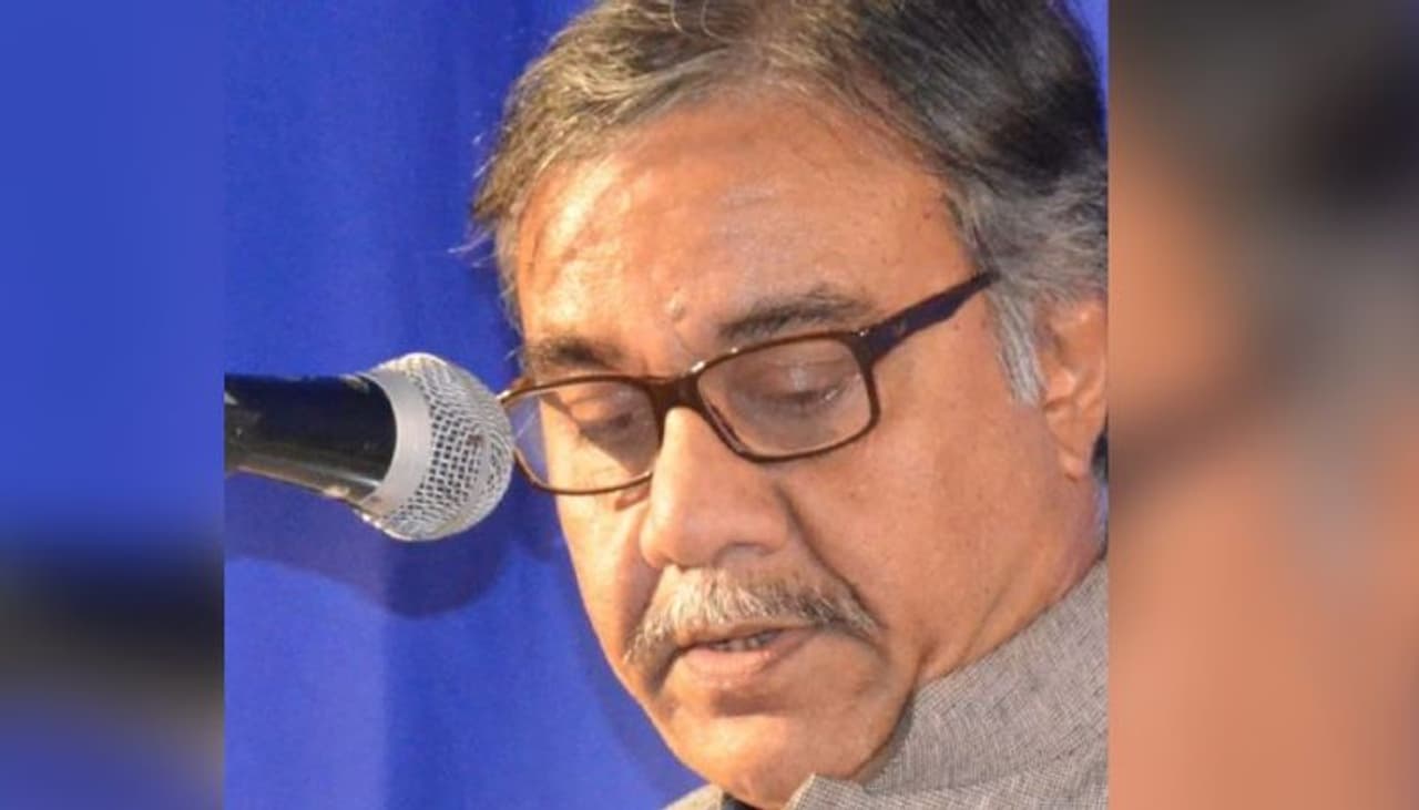 <p>The TMC MLA also indicated that the Left Congress alliance should join TMC to contest the upcoming West Bengal Assembly polls.<br /> </p> <p>The TMC MLA also indicated that the Left Congress alliance should join TMC to contest the upcoming West Bengal Assembly polls.<br /> </p>