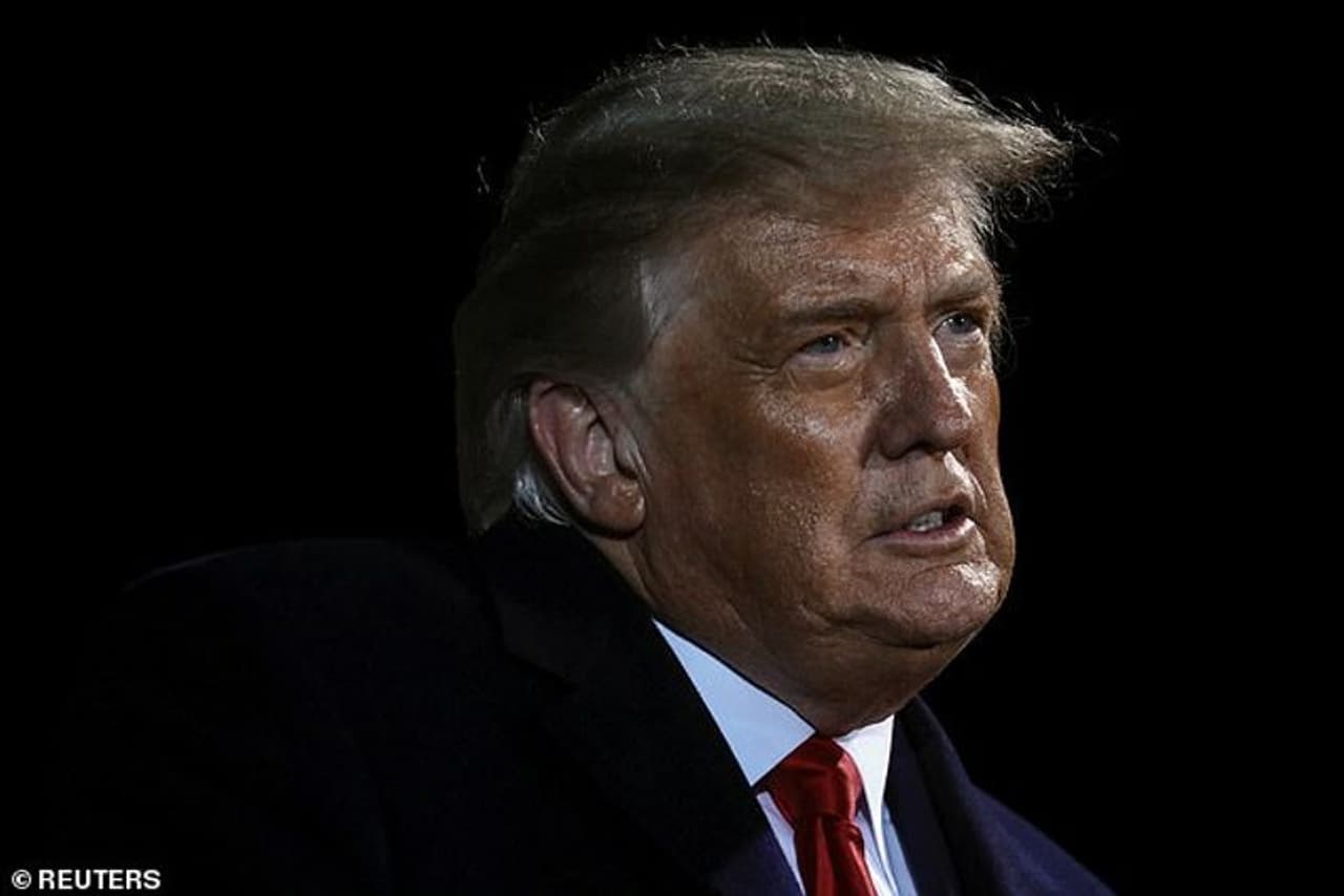 <p>കൊവിഡ് പോസിറ്റീവ് ആയ അമേരിക്കന് പ്രസിഡന്റ് ഡൊണാള്ഡ് ട്രംപ് തെരഞ്ഞെടുപ്പ് പ്രചാരണത്തിനിടെ ആശുപത്രിയില് കിടക്കേണ്ടി വരുമോ? 74 വയസ്സുള്ള ട്രംപിന് അപകട സാദ്ധ്യതകളുണ്ടോ? </p> <p>കൊവിഡ് പോസിറ്റീവ് ആയ അമേരിക്കന് പ്രസിഡന്റ് ഡൊണാള്ഡ് ട്രംപ് തെരഞ്ഞെടുപ്പ് പ്രചാരണത്തിനിടെ ആശുപത്രിയില് കിടക്കേണ്ടി വരുമോ? 74 വയസ്സുള്ള ട്രംപിന് അപകട സാദ്ധ്യതകളുണ്ടോ? </p>