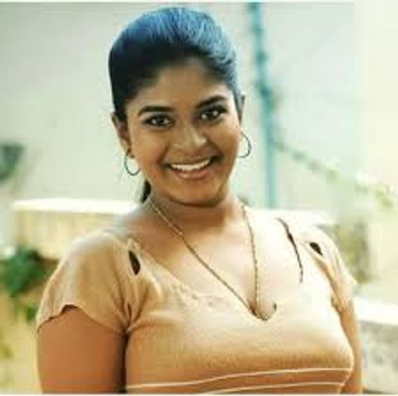 <p>சின்னத்திரையில் இருந்து வெள்ளித்திரைக்கு காலடி எடுத்து வைத்தவர்களில் குறிப்பிட்ட சிலரால் மட்டுமே ஜொலிக்க முடிகிறது. அந்த வரிசையில் நடிகை நீபாவும் ஒருவர். </p> <p>சின்னத்திரையில் இருந்து வெள்ளித்திரைக்கு காலடி எடுத்து வைத்தவர்களில் குறிப்பிட்ட சிலரால் மட்டுமே ஜொலிக்க முடிகிறது. அந்த வரிசையில் நடிகை நீபாவும் ஒருவர். </p>