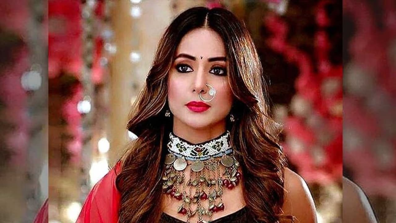 <p>ಭಾರತಕ್ಕೆ ಸಂಬಂಧಿಸಿ ಬಹುಪಾಲು ವೀಕ್ಷಕರಿಗೆ ಮನೋರಂಜನೆ ಕಿರುತೆರೆ. ಬಹಳಷ್ಟು ಶೋ, ಸೀರಿಯಲ್ಗಲಿಗೆ ಟಿಆರ್ಪಿ ಇರುವುದರಿಂದಲೇ ಬಹಳಷ್ಟು ಜನ ಅಲ್ಲಿಯೇ ಅವಕಾಶ ಹುಡುಕುತ್ತಾರೆ.</p> <p>ಭಾರತಕ್ಕೆ ಸಂಬಂಧಿಸಿ ಬಹುಪಾಲು ವೀಕ್ಷಕರಿಗೆ ಮನೋರಂಜನೆ ಕಿರುತೆರೆ. ಬಹಳಷ್ಟು ಶೋ, ಸೀರಿಯಲ್ಗಲಿಗೆ ಟಿಆರ್ಪಿ ಇರುವುದರಿಂದಲೇ ಬಹಳಷ್ಟು ಜನ ಅಲ್ಲಿಯೇ ಅವಕಾಶ ಹುಡುಕುತ್ತಾರೆ.</p>