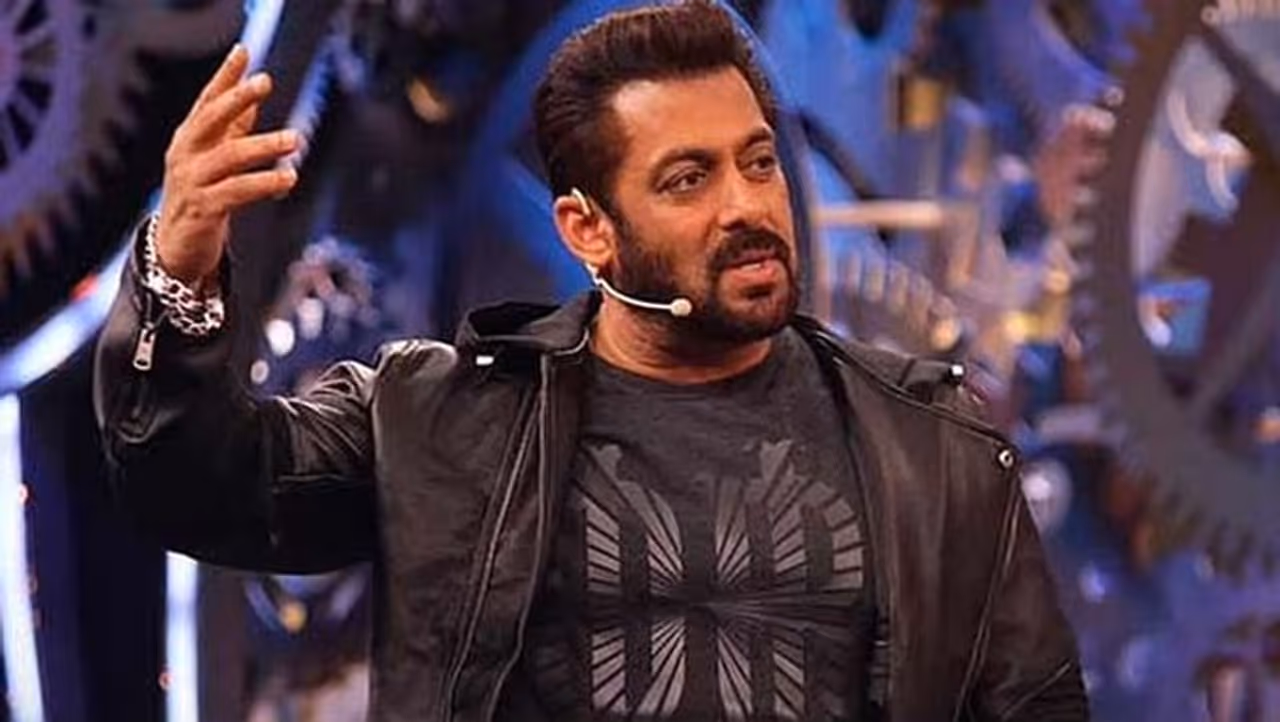 <p>This is Salman Khan's 11th season of hosting India's most controversial reality show Bigg Boss. Last season had seen so much of negativity and violence that Salman Khan had thought to quit the show and will not be back for the next season.</p> <p>This is Salman Khan's 11th season of hosting India's most controversial reality show Bigg Boss. Last season had seen so much of negativity and violence that Salman Khan had thought to quit the show and will not be back for the next season.</p>