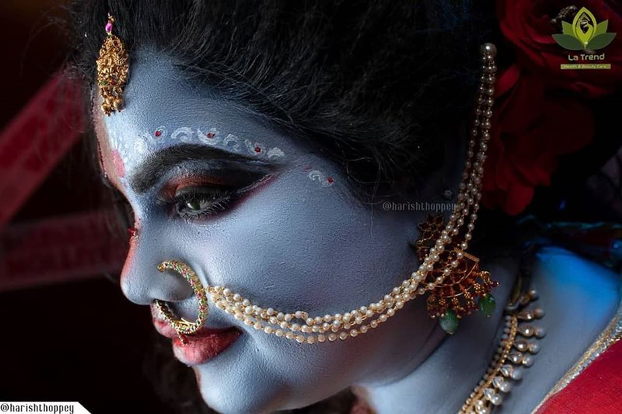 <p>ஆணுக்கு பெண் இங்கு நிகர் என பல்வேறு துறைகளில் சரி சமமாக எழுந்து நிற்கும் இந்த காலத்தில் தான் பெண்கள் மீதான பாலியல் வன்கொடுமைகளும் தலை விரித்து ஆடுகின்றனர். </p> <p>ஆணுக்கு பெண் இங்கு நிகர் என பல்வேறு துறைகளில் சரி சமமாக எழுந்து நிற்கும் இந்த காலத்தில் தான் பெண்கள் மீதான பாலியல் வன்கொடுமைகளும் தலை விரித்து ஆடுகின்றனர். </p>