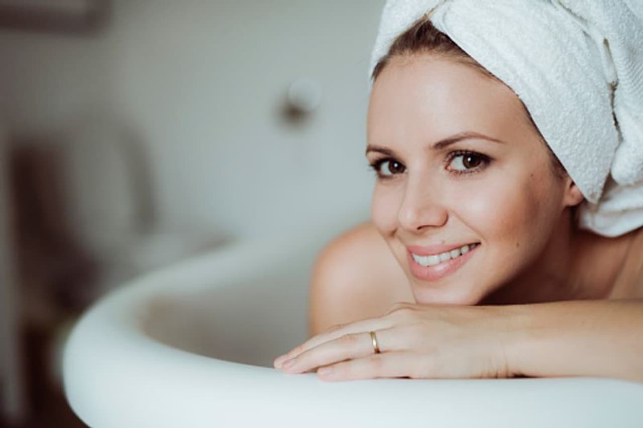 <p>Ever wondered why your skin loses all its sheen during winter? If you would have noticed, your skin appeared way more nourished in warmer months.</p> <p>Ever wondered why your skin loses all its sheen during winter? If you would have noticed, your skin appeared way more nourished in warmer months.</p>