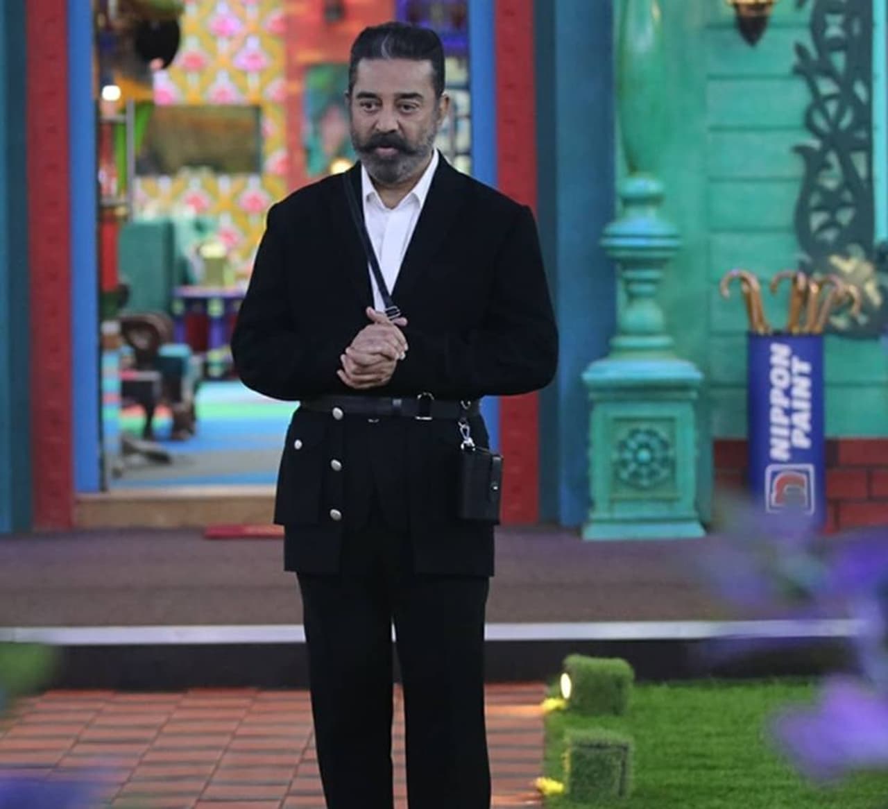 <p>விஜய் தொலைக்காட்சியில் ஒளிபரப்பான 3சீசன் பிக்பாஸ் நிகழ்ச்சியின் வெற்றியைத் தொடர்ந்து தற்போது 4ஆம் சீசன் தொடங்கியுள்ளது. சமூக வலைத்தளங்களிலும் இந்த நிகழ்ச்சிக்கு பெரும் எதிர்பார்ப்பு இருக்கிறது.</p>