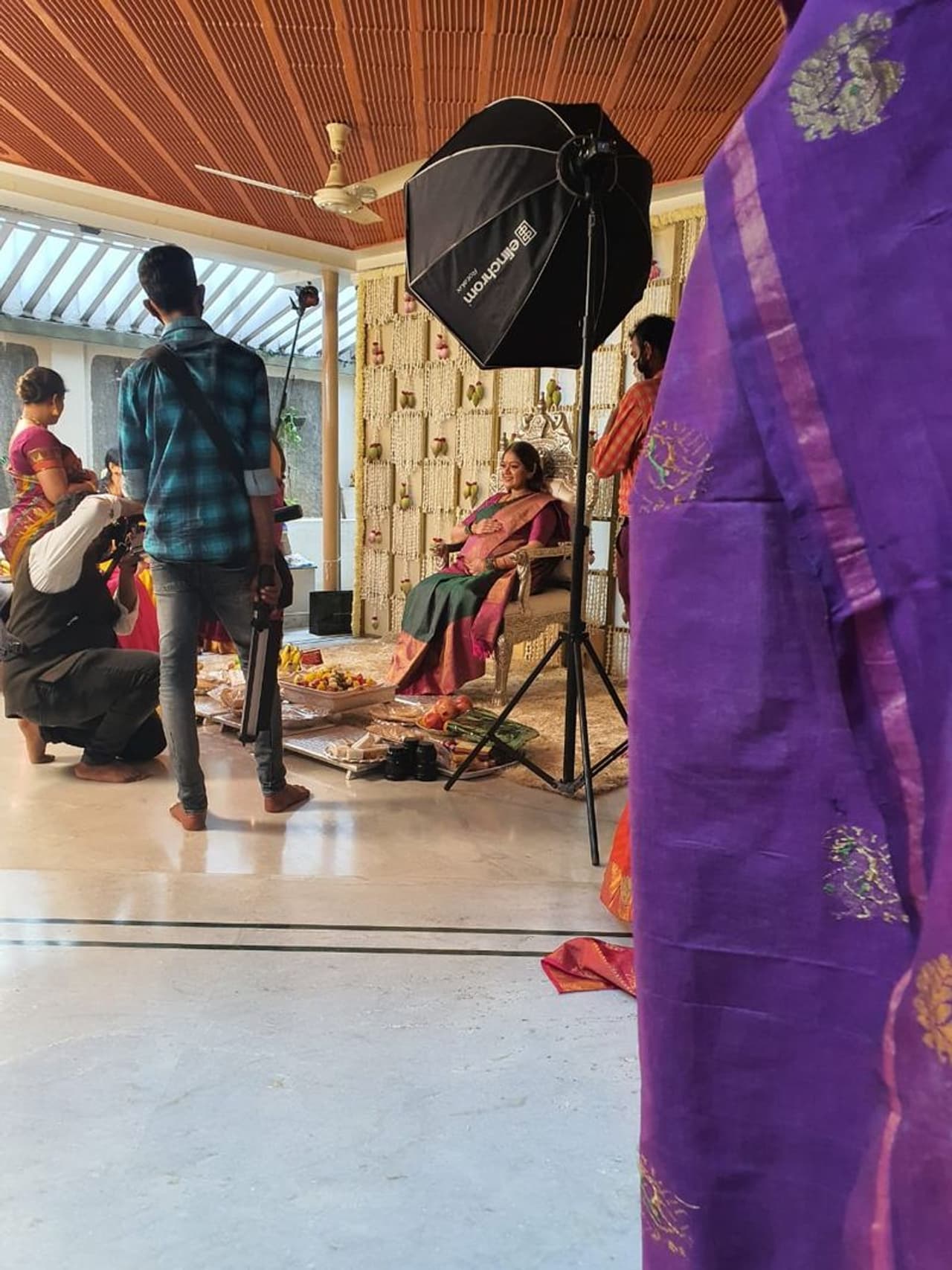 <p>ಮೇಘನಾ ರಾಜ್ ಅವರಿಗೆ ಸರಳವಾಗಿ ಸೀಮಂತ ಶಾಸ್ತ್ರ ಮಾಡಲಾಗಿದೆ.</p> <p>ಮೇಘನಾ ರಾಜ್ ಅವರಿಗೆ ಸರಳವಾಗಿ ಸೀಮಂತ ಶಾಸ್ತ್ರ ಮಾಡಲಾಗಿದೆ.</p>