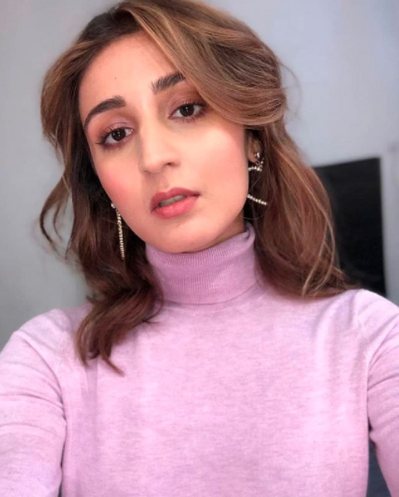 <p>ಸಿಂಗರ್ ಧ್ವನಿ ಭಾನುಶಾಲಿ ಲಾಕ್ಡೌನ್ ನಂತರ ಮತ್ತೆ ಸಾಂಗ್ ಶೂಟ್ ಮಾಡಿದ್ದಾರೆ.</p> <p>ಸಿಂಗರ್ ಧ್ವನಿ ಭಾನುಶಾಲಿ ಲಾಕ್ಡೌನ್ ನಂತರ ಮತ್ತೆ ಸಾಂಗ್ ಶೂಟ್ ಮಾಡಿದ್ದಾರೆ.</p>