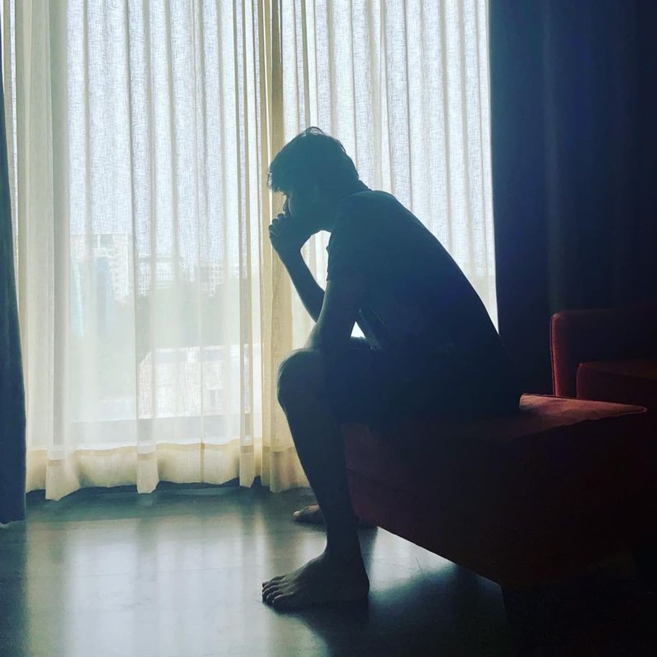 <p>பிக்பாஸ் நிகழ்ச்சியின் முதல் 3 சீசன்களை விட முற்றிலும் மாற்றியமைக்கப்பட்டுள்ள செட்டில் பிக்பாஸ் போட்டியாளர்கள் அறிமுகப்படுத்தப்பட்டு வருகிறார்கள். இதுவரை 10 போட்டியாளர்கள் அறிவிக்கப்பட்டுள்ளனர். </p> <p>பிக்பாஸ் நிகழ்ச்சியின் முதல் 3 சீசன்களை விட முற்றிலும் மாற்றியமைக்கப்பட்டுள்ள செட்டில் பிக்பாஸ் போட்டியாளர்கள் அறிமுகப்படுத்தப்பட்டு வருகிறார்கள். இதுவரை 10 போட்டியாளர்கள் அறிவிக்கப்பட்டுள்ளனர். </p>