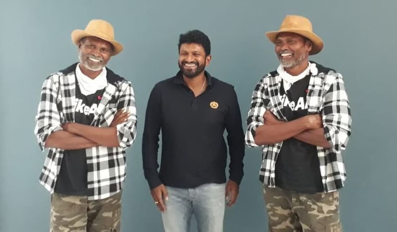 <p>ಈ ನಿಟ್ಟಿನಲ್ಲಿ ಈಗಾಗಲೇ ಖ್ಯಾತ ಸಾಹಸ ನಿರ್ದೇಶಕರಾದ ರಾಮ್ ಲಕ್ಷ್ಮಣ್ ಸೋದರರನ್ನು ಫೈಟ್ ಕಂಪೋಸ್ಗೆ ಕರೆಸಲಾಗಿದೆ. </p> <p>ಈ ನಿಟ್ಟಿನಲ್ಲಿ ಈಗಾಗಲೇ ಖ್ಯಾತ ಸಾಹಸ ನಿರ್ದೇಶಕರಾದ ರಾಮ್ ಲಕ್ಷ್ಮಣ್ ಸೋದರರನ್ನು ಫೈಟ್ ಕಂಪೋಸ್ಗೆ ಕರೆಸಲಾಗಿದೆ. </p>