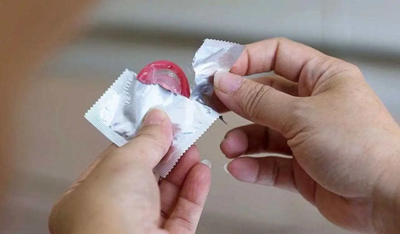 <p>ಹೆಚ್ಚಿನ ಗ್ರಾಹಕರನ್ನು ಆಕರ್ಷಿಸಲು ಕಂಪನಿಗಳು ಕಾಂಡೋಮ್‌ಗಳಲ್ಲಿ ಆಹಾರಗಳ ರುಚಿಯನ್ನು ಪ್ರಯೋಗಿಸುತ್ತಿವೆ.&nbsp;</p>