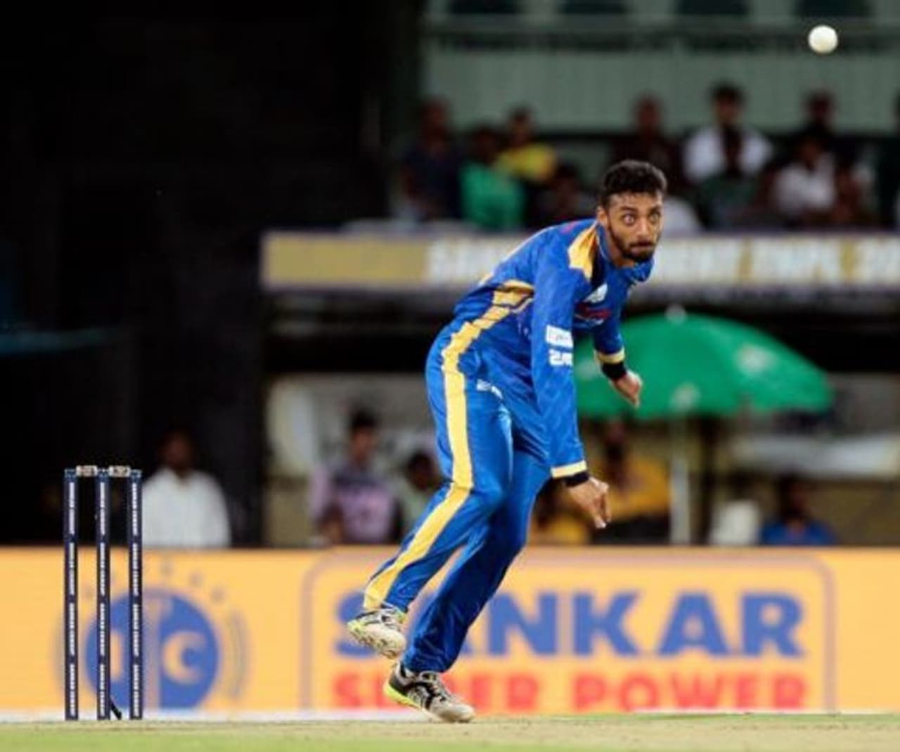 <p>తమిళనాడు ప్రీమియర్ లీగ్‌లో అదరగొట్టి, మంచి గుర్తింపు తెచ్చుకున్నాడు స్పిన్నర్ వరుణ్ చక్రవర్తి...</p>