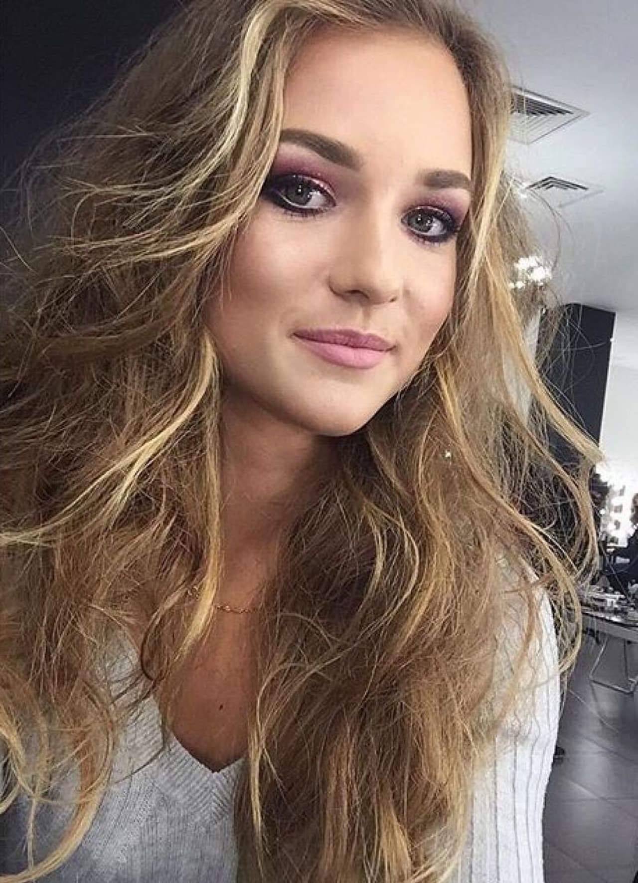 <p>ரஷ்ய டென்னிஸ் சாம்பியனான 21 வயதானவர் இன்ஸ்டாகிராமில் 'நீங்கள் ஒரு கெட்ட பையன் அல்ல, நீங்கள் வெறுமனே ஒரு கெட்ட மனிதர்' என்று பதிவிட்டுள்ளார், இது ரசிகர்கள் ஆஸ்திரேலியரை தோண்டியது.<br /> </p> <p>ரஷ்ய டென்னிஸ் சாம்பியனான 21 வயதானவர் இன்ஸ்டாகிராமில் 'நீங்கள் ஒரு கெட்ட பையன் அல்ல, நீங்கள் வெறுமனே ஒரு கெட்ட மனிதர்' என்று பதிவிட்டுள்ளார், இது ரசிகர்கள் ஆஸ்திரேலியரை தோண்டியது.<br /> </p>