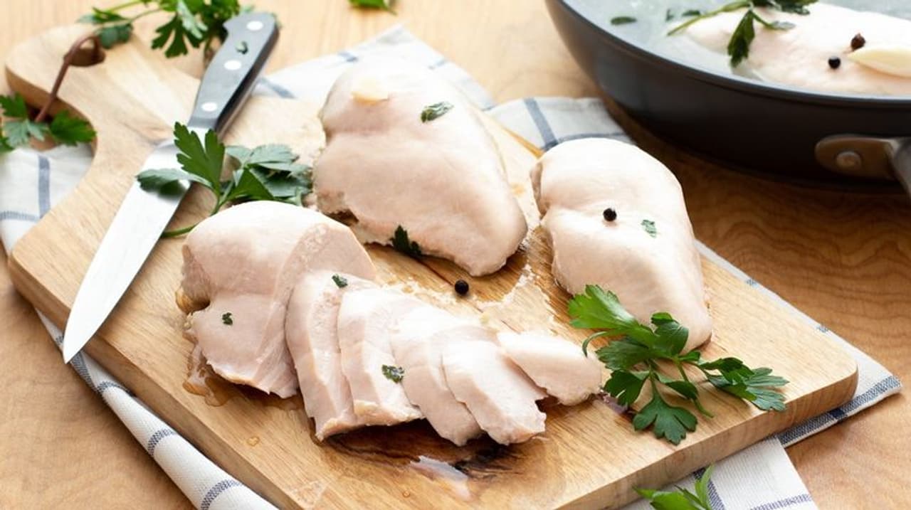 <p>ಪ್ರೊಟೀನ್ ವಿಚಾರಕ್ಕೆ ಬಂದರೆ ಚಿಕನ್ ಎಲ್ಲರಿಗೂ ಫೇವರೇಟ್. ರುಚಿಯೂ ಬಹಳಷ್ಟು ಜನಕ್ಕೆ ಫೇವರೇಟ್.</p> <p>ಪ್ರೊಟೀನ್ ವಿಚಾರಕ್ಕೆ ಬಂದರೆ ಚಿಕನ್ ಎಲ್ಲರಿಗೂ ಫೇವರೇಟ್. ರುಚಿಯೂ ಬಹಳಷ್ಟು ಜನಕ್ಕೆ ಫೇವರೇಟ್.</p>