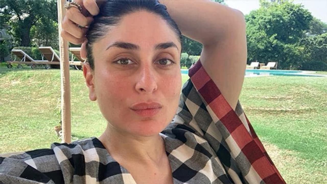 <p>40ನೇ ಹುಟ್ಟುಹಬ್ಬವನ್ನು ಇತ್ತೀಚೆಗಷ್ಟೇ ಆಚರಿಸಿಕೊಂಡ ಬಾಲಿವುಡ್ ನಟಿ ಕರೀನಾಕಪೂರ್ ಈಗ 5 ತಿಂಗಳ ಗರ್ಭಿಣಿ. ಅವರಿಗೆ ಕಹಿ ತಿನ್ನೋ ಬಯಕೆ ಅಗಿದೆಯಂತೆ.</p>