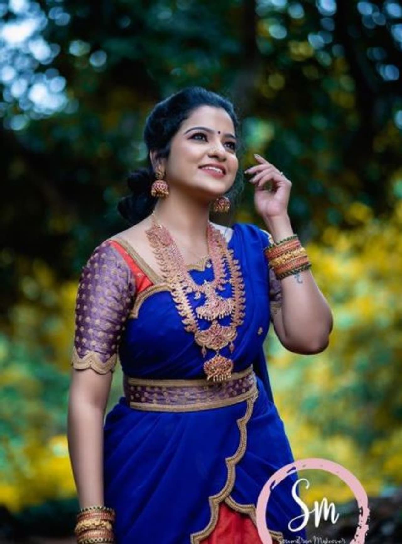 <p>பாண்டியன் ஸ்டார் உள்ளிட்ட பல சீரியல்கள், மற்றும் நிகழ்ச்சிகளை தொகுத்து வழங்கியதன் மூலம், மிகவும் பிரபலமானவர் வி.ஜே.சித்ரா.</p> <p>பாண்டியன் ஸ்டார் உள்ளிட்ட பல சீரியல்கள், மற்றும் நிகழ்ச்சிகளை தொகுத்து வழங்கியதன் மூலம், மிகவும் பிரபலமானவர் வி.ஜே.சித்ரா.</p>