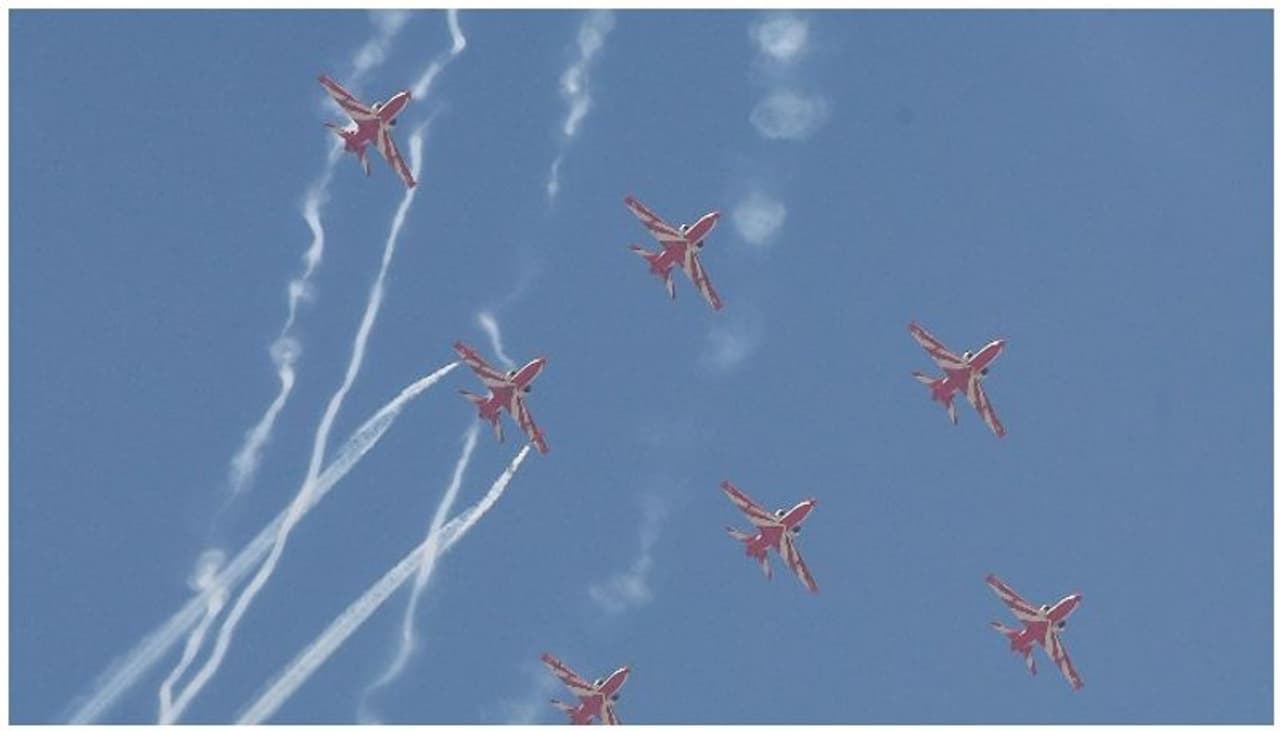 <p>വായുസേനയുടെ കരുത്ത് വ്യക്തമാക്കുന്നതായിരുന്നു &nbsp;88ാം സ്ഥാപക ദിനാഘോഷത്തിന്‍റെ ഭാഗമായി നടന്ന &nbsp;45 മിനിറ്റ് നീണ്ട എയര്‍ഷോ.&nbsp;</p>